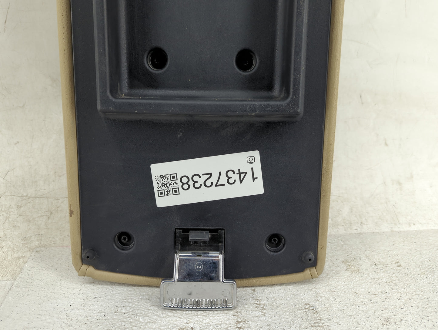 2013 Ford Flex Center Console Armrest Cover Lid Fits OEM Used Auto Parts - Oemusedautoparts1.com
