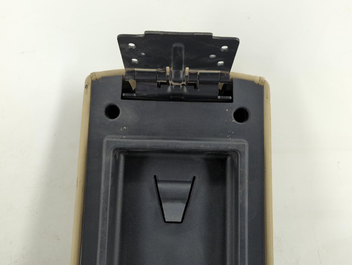 2013 Ford Flex Center Console Armrest Cover Lid Fits OEM Used Auto Parts - Oemusedautoparts1.com