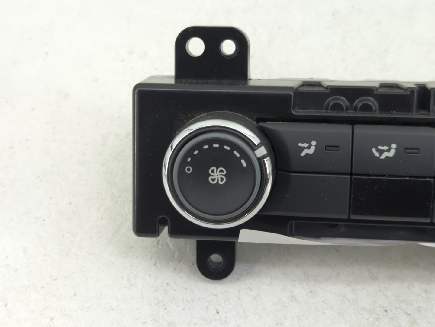 2013-2019 Ford Flex Climate Control Module Temperature AC/Heater Replacement P/N:DA8T-19980-CA VPDA8H-19980-CA Fits OEM Used