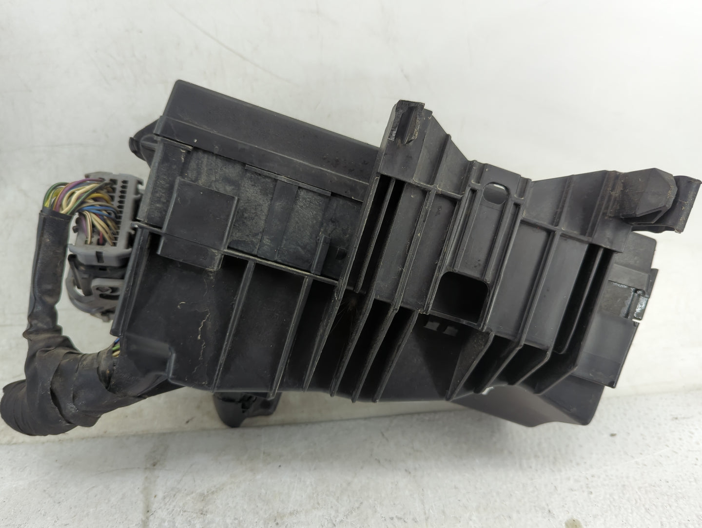 2013-2015 Ford Flex Fusebox Fuse Box Panel Relay Module P/N:DG1T-14A003-BA Fits Fits 2013 2014 2015 OEM Used Auto Parts - Oe