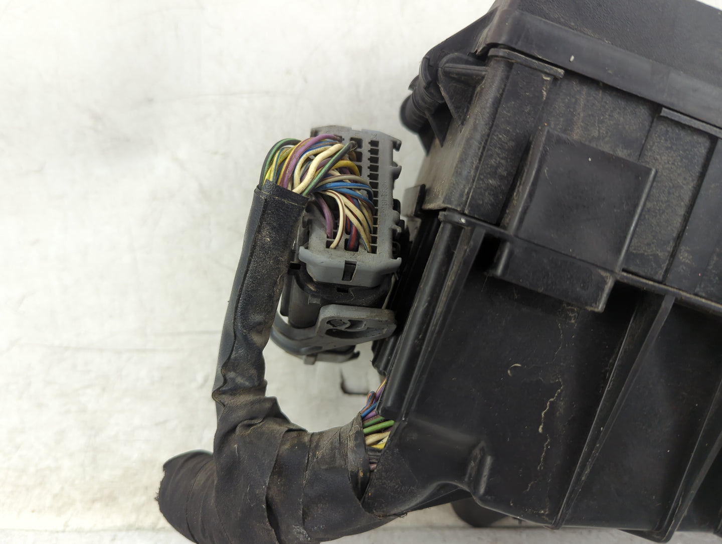 2013-2015 Ford Flex Fusebox Fuse Box Panel Relay Module P/N:DG1T-14A003-BA Fits Fits 2013 2014 2015 OEM Used Auto Parts - Oe