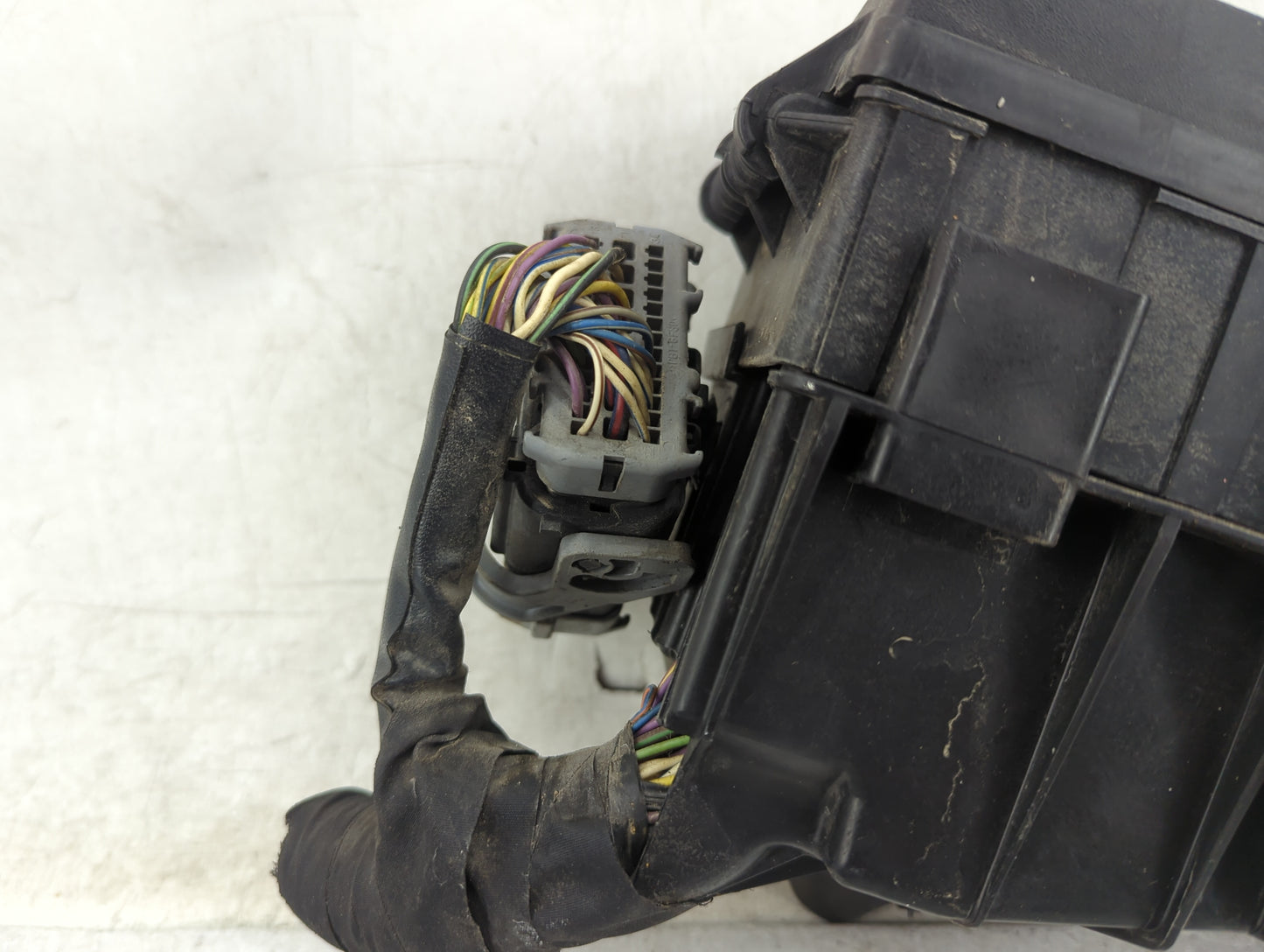 2013-2015 Ford Flex Fusebox Fuse Box Panel Relay Module P/N:DG1T-14A003-BA Fits Fits 2013 2014 2015 OEM Used Auto Parts - Oe
