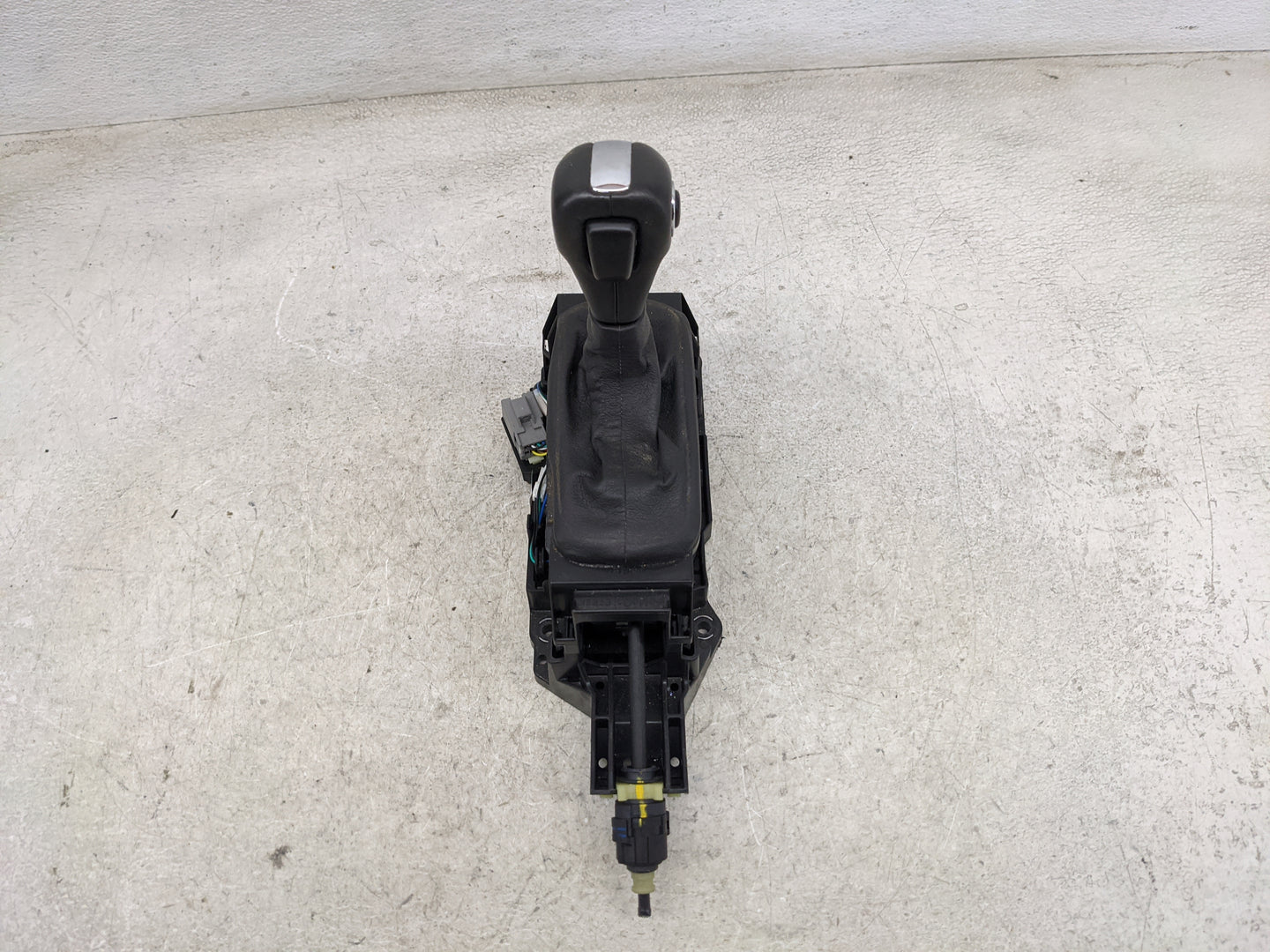 2013 Ford Flex Floor Console Assembly Shifter - Oemusedautoparts1.com