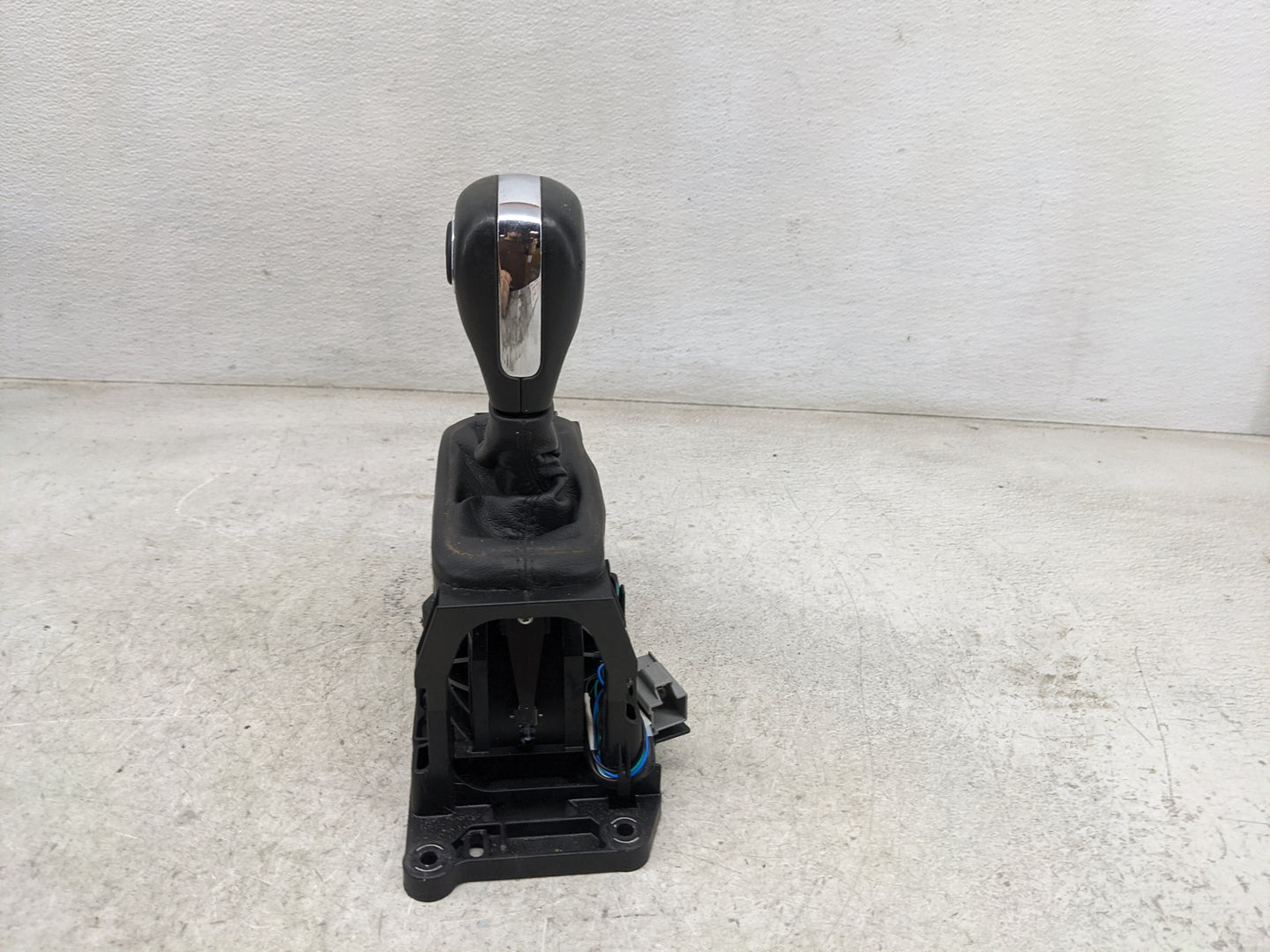 2013 Ford Flex Floor Console Assembly Shifter - Oemusedautoparts1.com