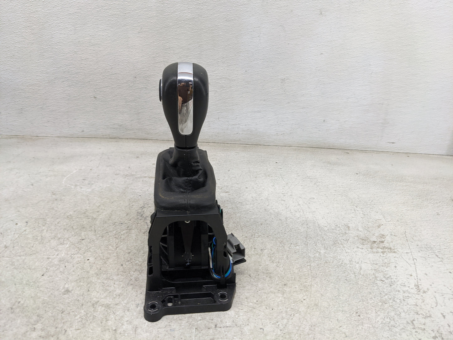 2013 Ford Flex Floor Console Assembly Shifter - Oemusedautoparts1.com