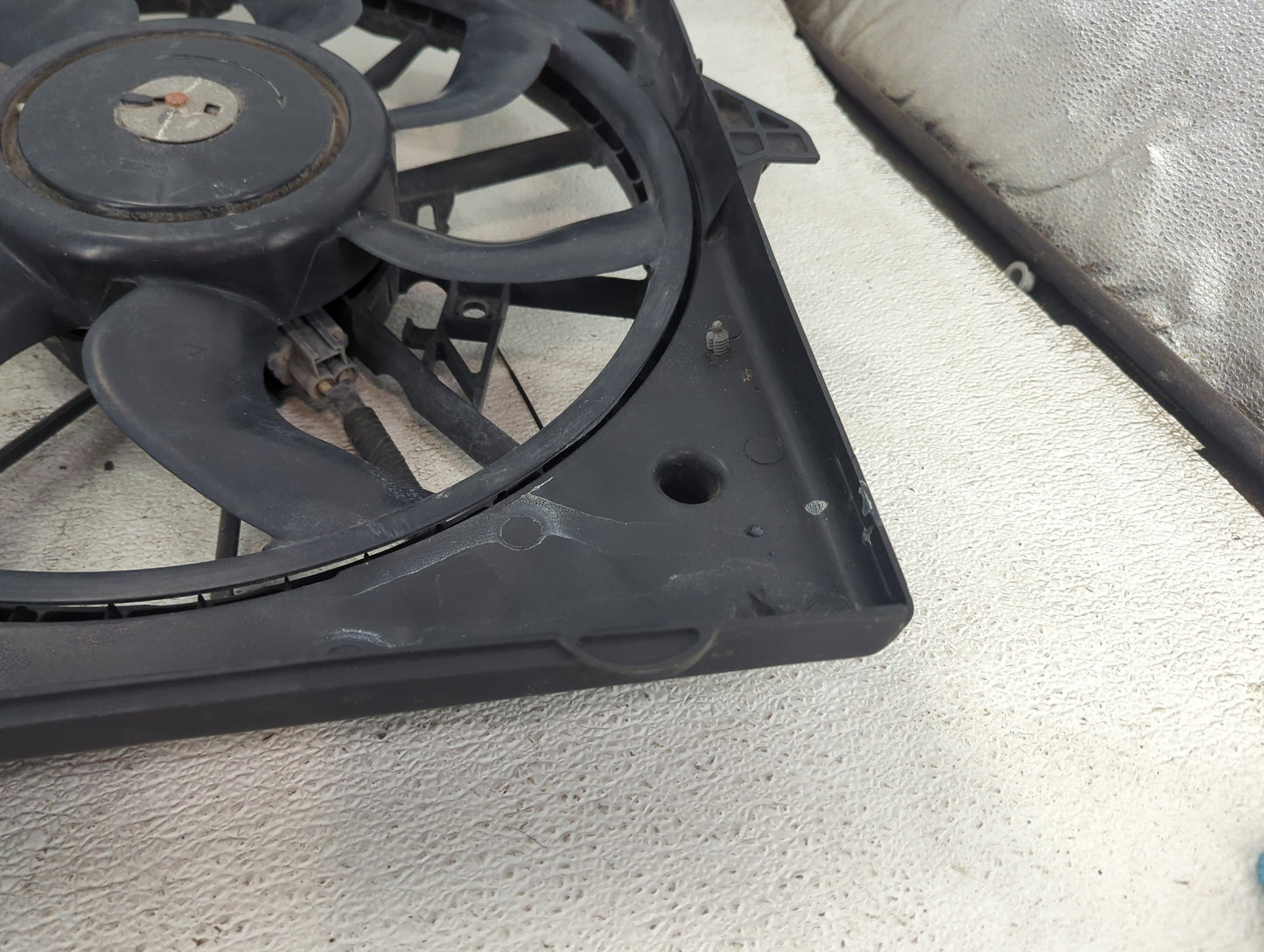 2013-2019 Ford Flex Electric Radiator Cooling Fan Motor Assembly P/N:DA83-8C607-AC Fits Fits 2013 2014 2015 2016 2017 2018 2