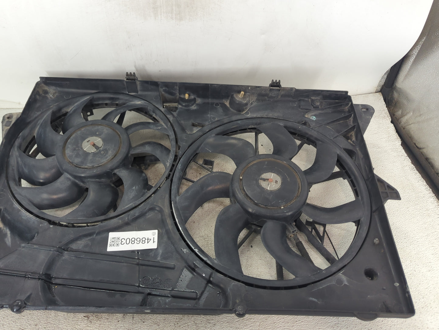 2013-2019 Ford Flex Electric Radiator Cooling Fan Motor Assembly P/N:DA83-8C607-AC Fits Fits 2013 2014 2015 2016 2017 2018 2