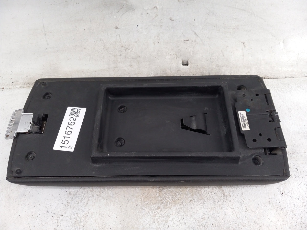 2013 Ford Flex Center Console Armrest Cover Lid P/N:DA8X-74045C74-AA35B8 D471F5B81593 Fits OEM Used Auto Parts - Oemusedauto
