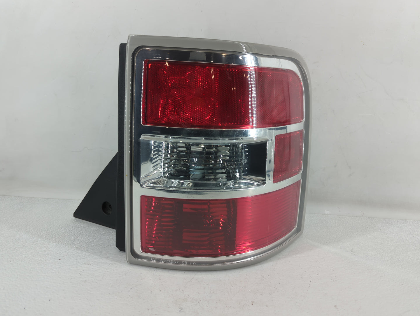 2012-2019 Ford Flex Tail Light Assembly Passenger Right OEM P/N:CA83-13B504-AB Fits Fits 2012 2013 2014 2015 2016 2017 2018 