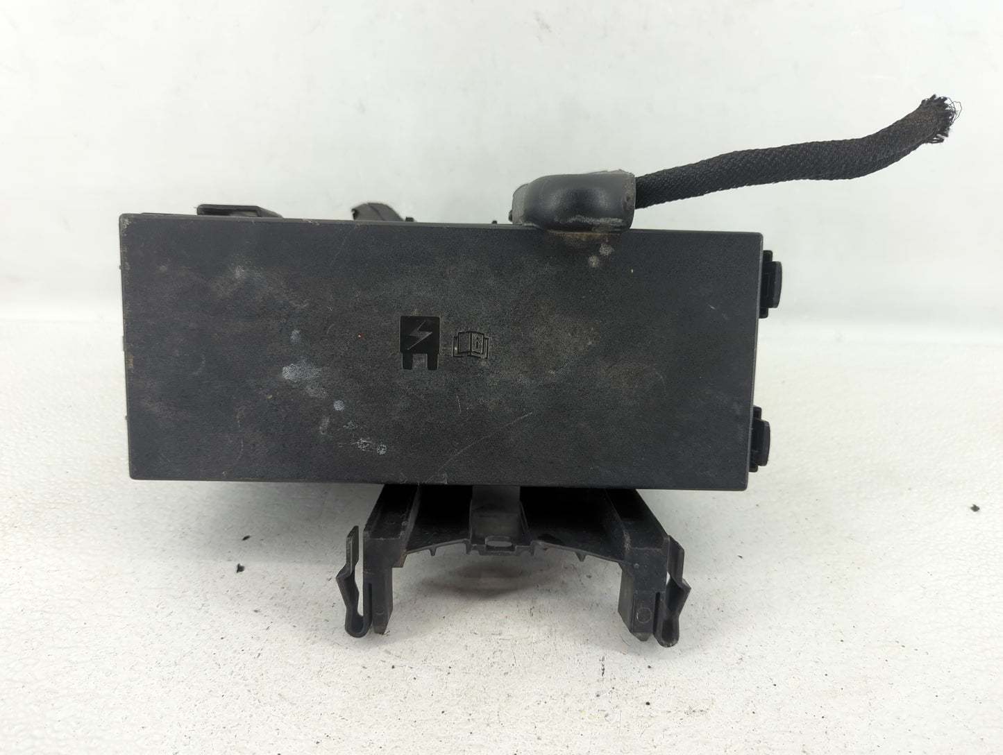 2013-2015 Ford Flex Fusebox Fuse Box Panel Relay Module P/N:DG1T-14A003-BA Fits Fits 2013 2014 2015 OEM Used Auto Parts - Oe