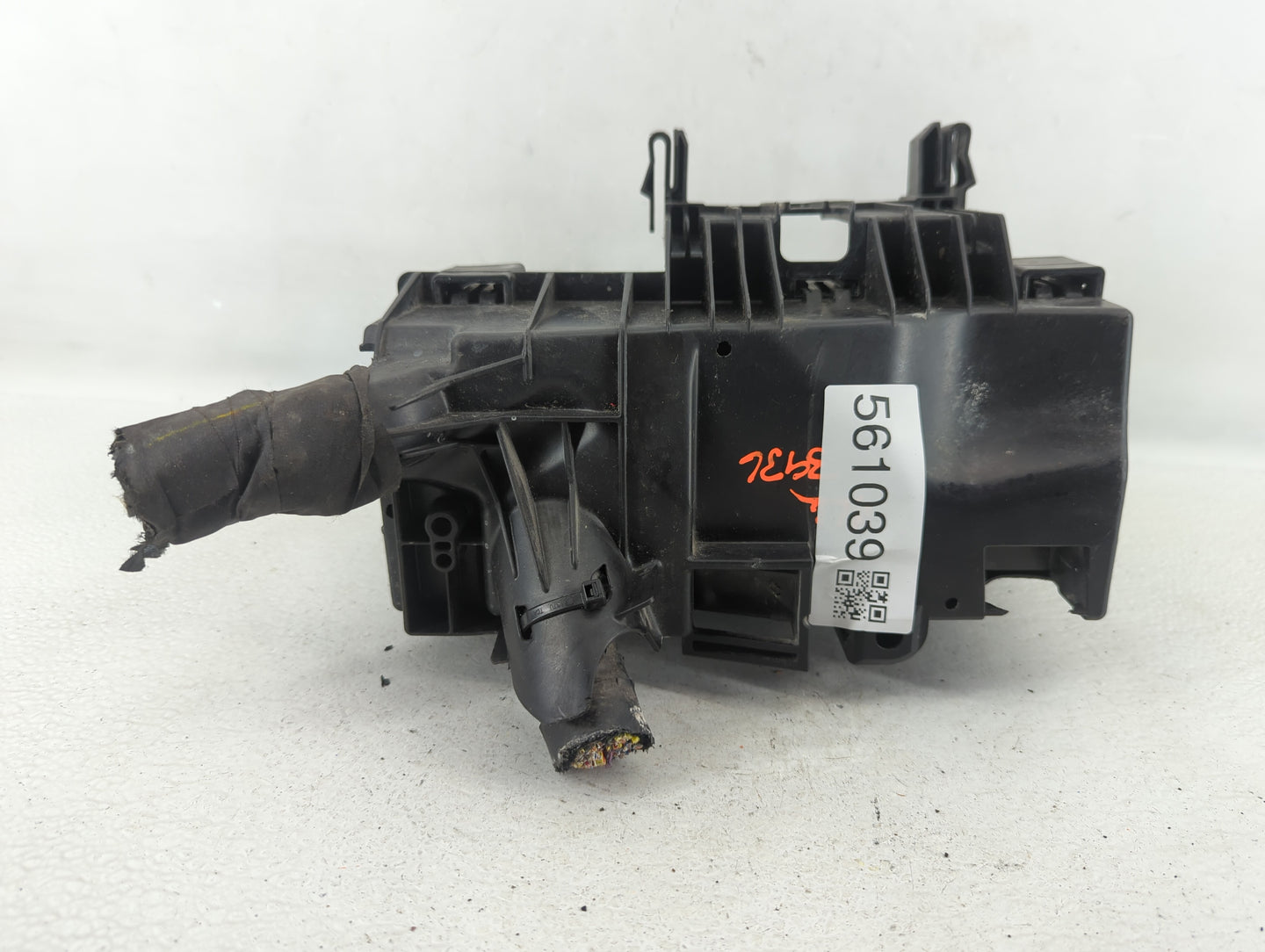2013-2015 Ford Flex Fusebox Fuse Box Panel Relay Module P/N:DG1T-14A003-BA Fits Fits 2013 2014 2015 OEM Used Auto Parts - Oe
