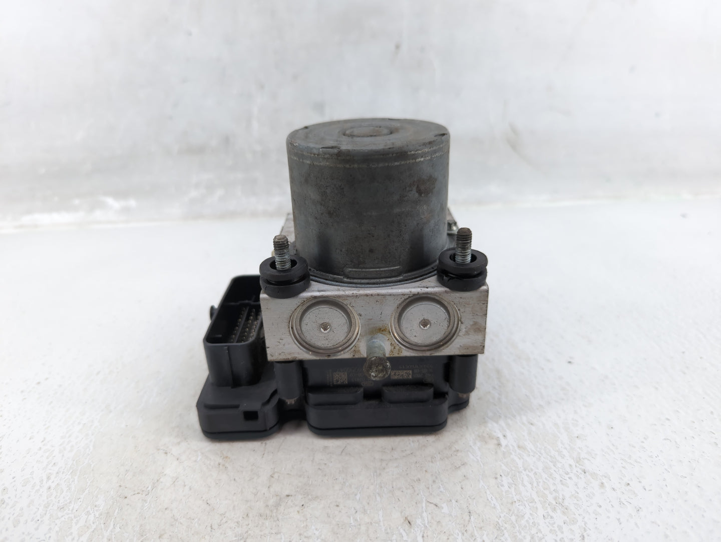 2013-2014 Ford Flex ABS Pump Control Module Replacement P/N:DA83-2C405-BA Fits Fits 2013 2014 OEM Used Auto Parts - Oemuseda