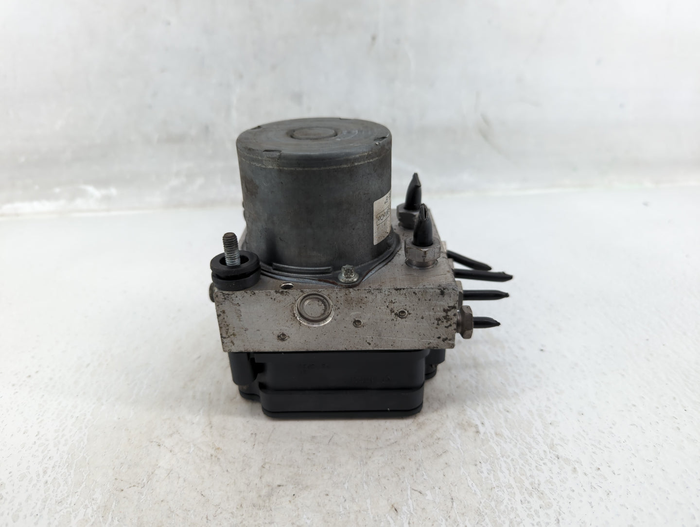 2013-2014 Ford Flex ABS Pump Control Module Replacement P/N:DA83-2C405-BA Fits Fits 2013 2014 OEM Used Auto Parts - Oemuseda