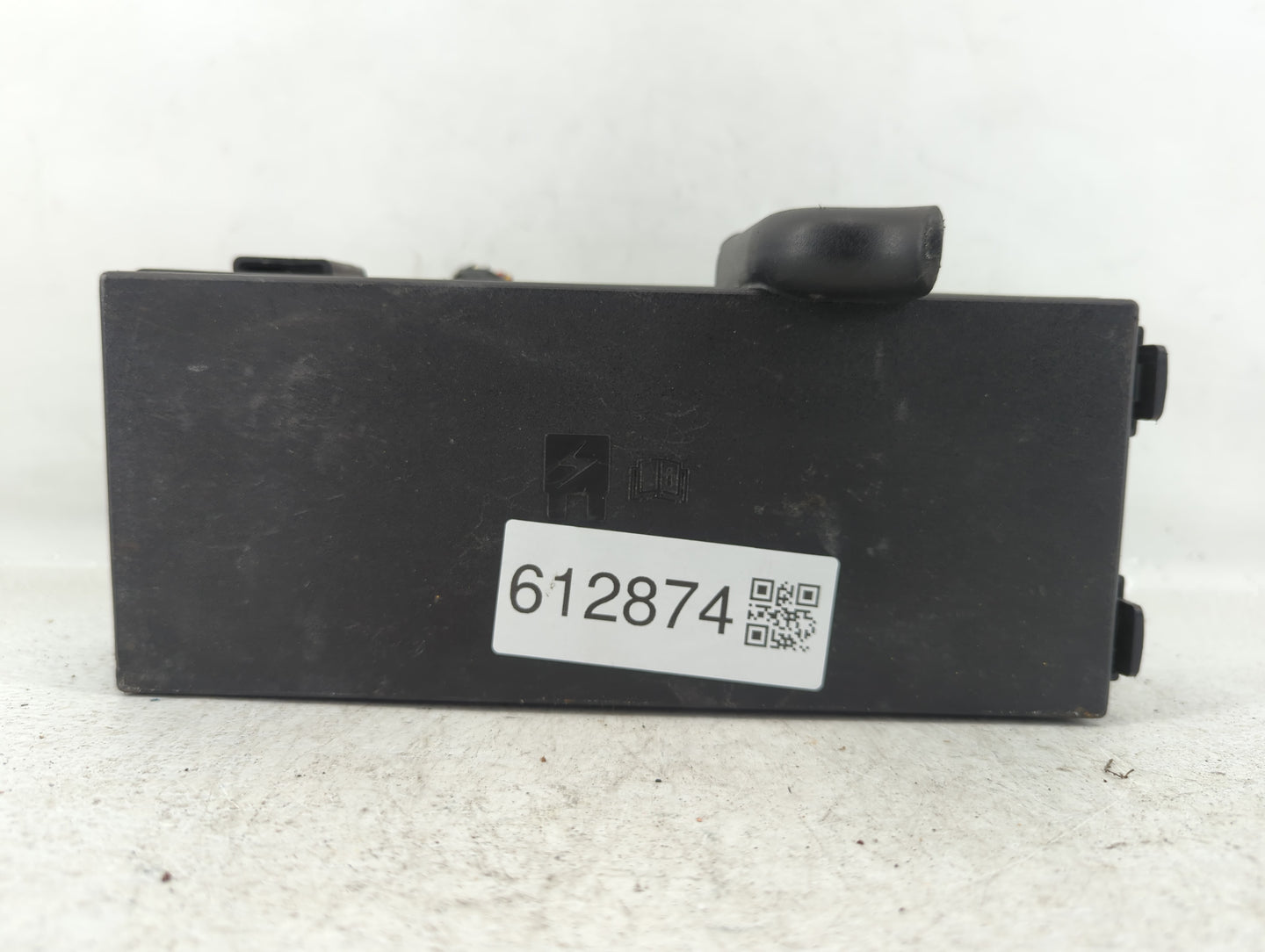 2013-2015 Ford Flex Fusebox Fuse Box Panel Relay Module P/N:DG1T-14003-BA Fits Fits 2013 2014 2015 OEM Used Auto Parts - Oem