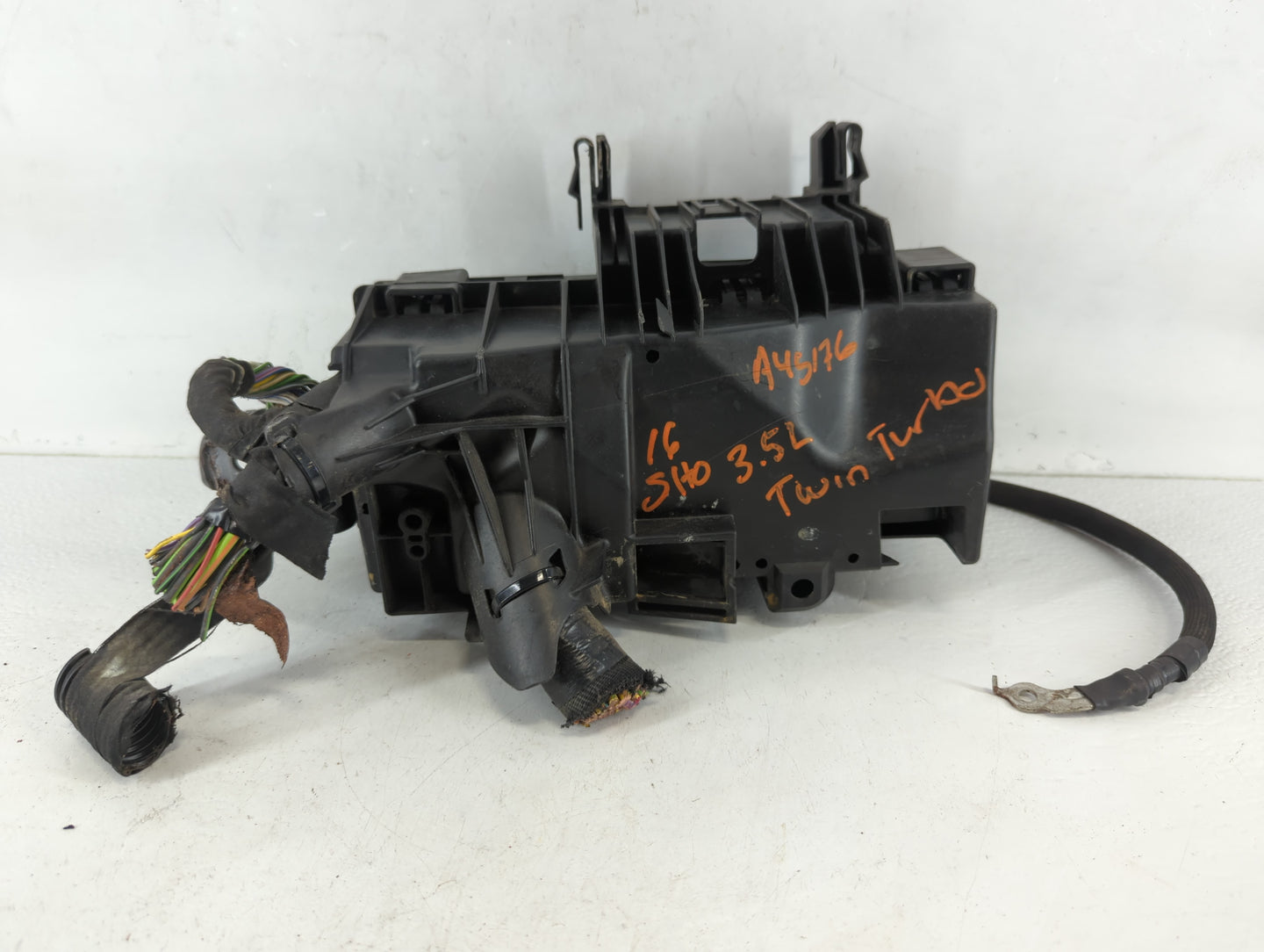 2013-2015 Ford Flex Fusebox Fuse Box Panel Relay Module P/N:DG1T-14A003-BA Fits Fits 2013 2014 2015 OEM Used Auto Parts - Oe