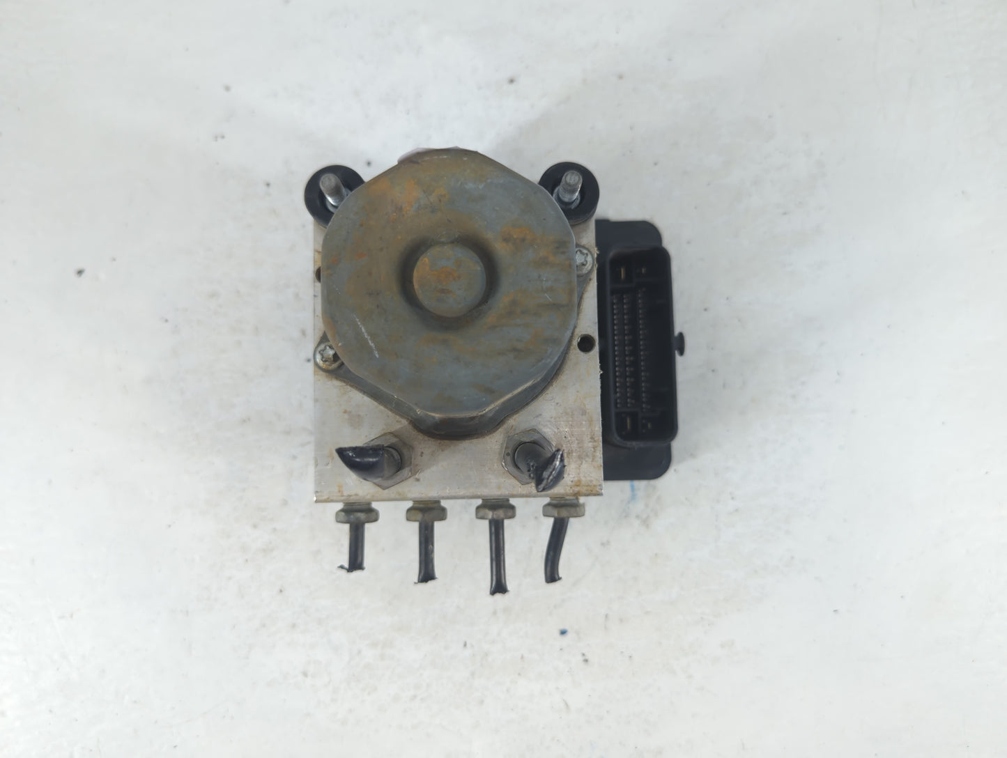 2013-2014 Ford Flex ABS Pump Control Module Replacement P/N:DA83-2C405-A Fits Fits 2013 2014 OEM Used Auto Parts - Oemusedau