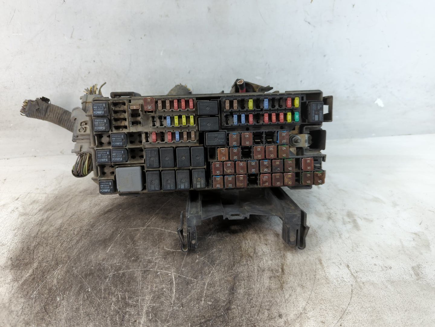 2013-2015 Ford Flex Fusebox Fuse Box Panel Relay Module Fits Fits 2013 2014 2015 OEM Used Auto Parts - Oemusedautoparts1.com