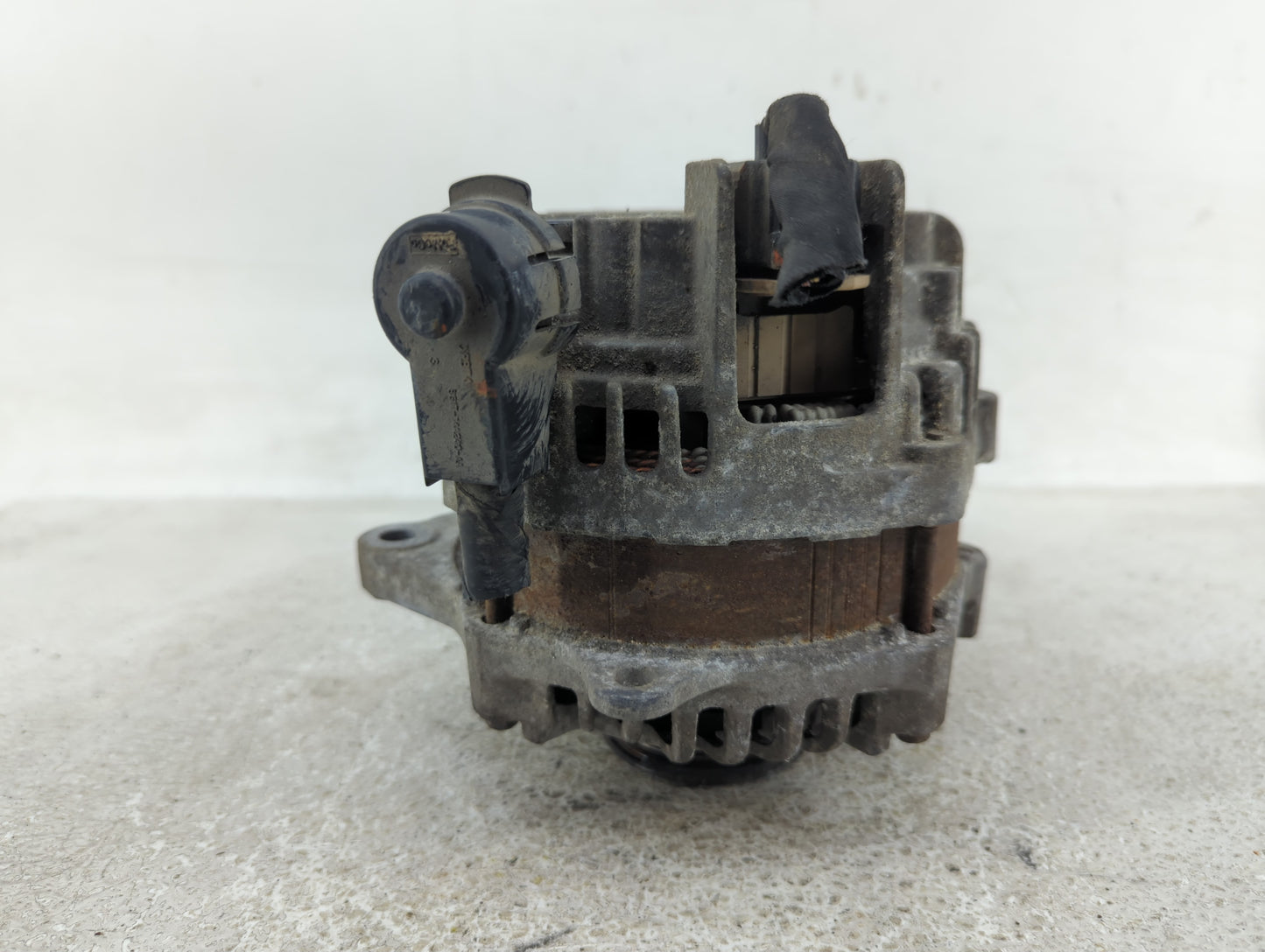 2013 Ford Flex Alternator Replacement Generator Charging Assembly Engine OEM Fits OEM Used Auto Parts - Oemusedautoparts1.co