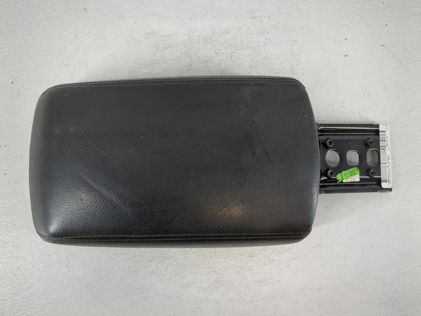 2012-2014 Ford Focus Center Console Armrest Cover Lid Fits Fits 2012 2013 2014 OEM Used Auto Parts - Oemusedautoparts1.com