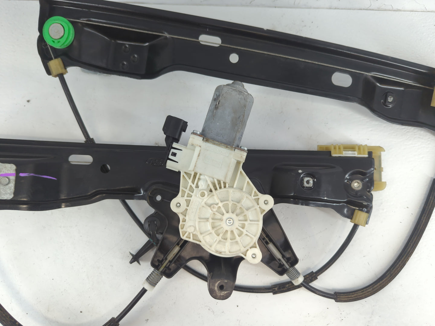 2012-2018 Ford Focus Window Regulator Passenger Front 1047833 - Oemusedautoparts1.com