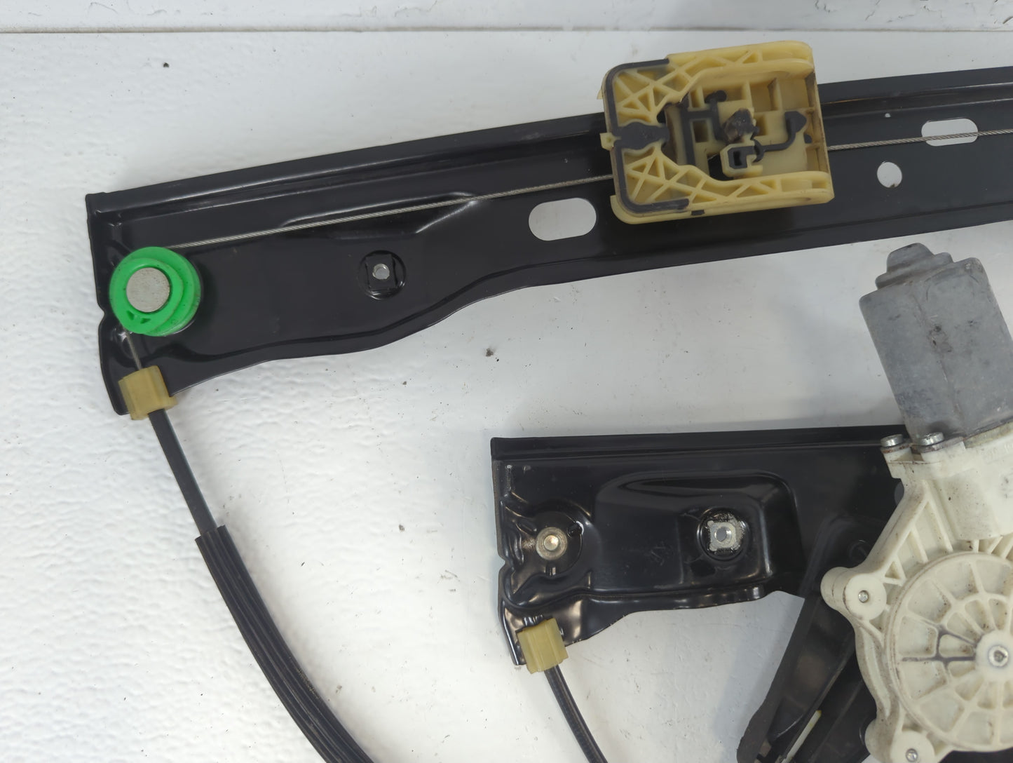 2012-2018 Ford Focus Driver Left Front Window Regulator 1047834 - Oemusedautoparts1.com