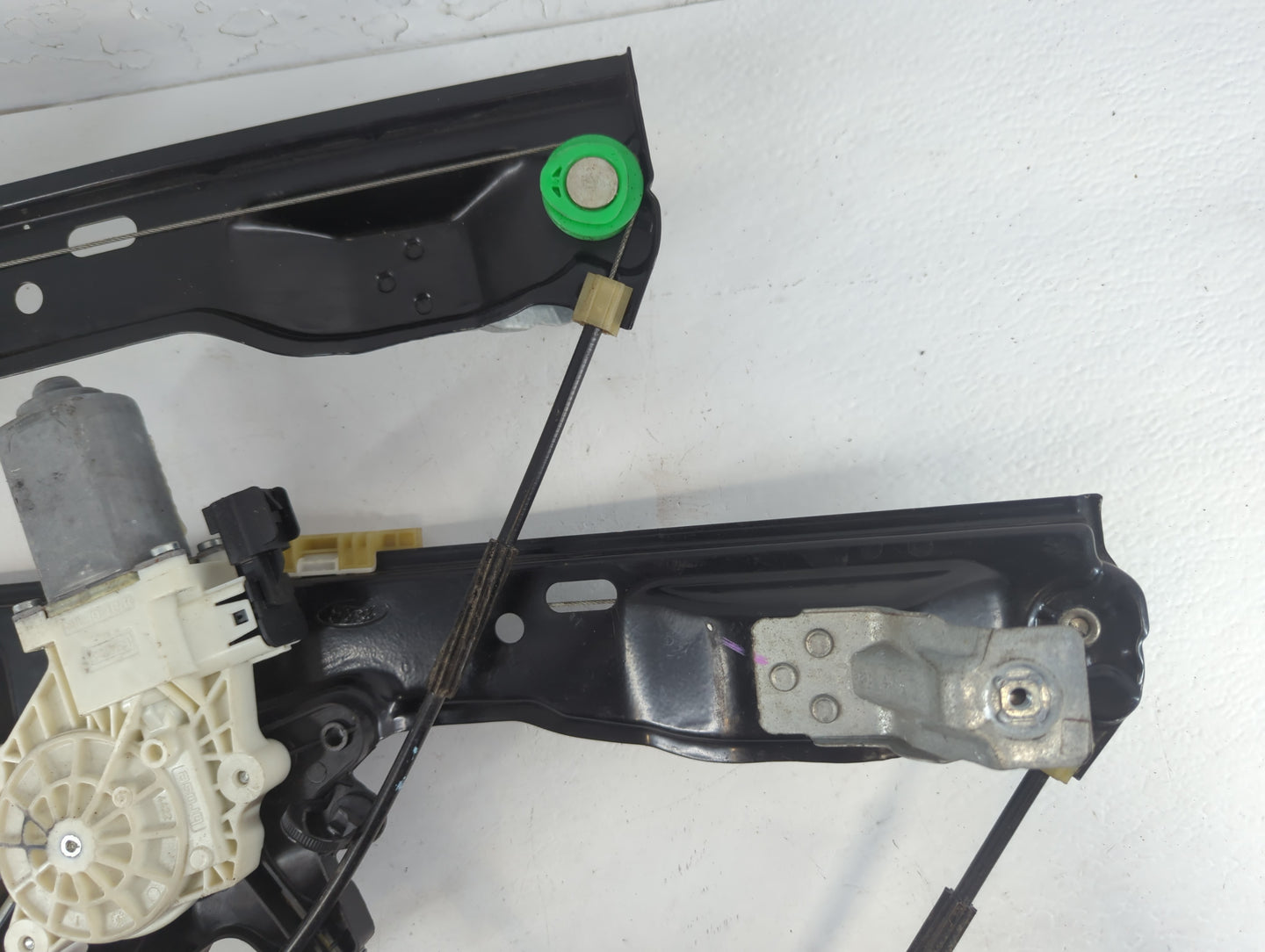 2012-2018 Ford Focus Driver Left Front Window Regulator 1047834 - Oemusedautoparts1.com