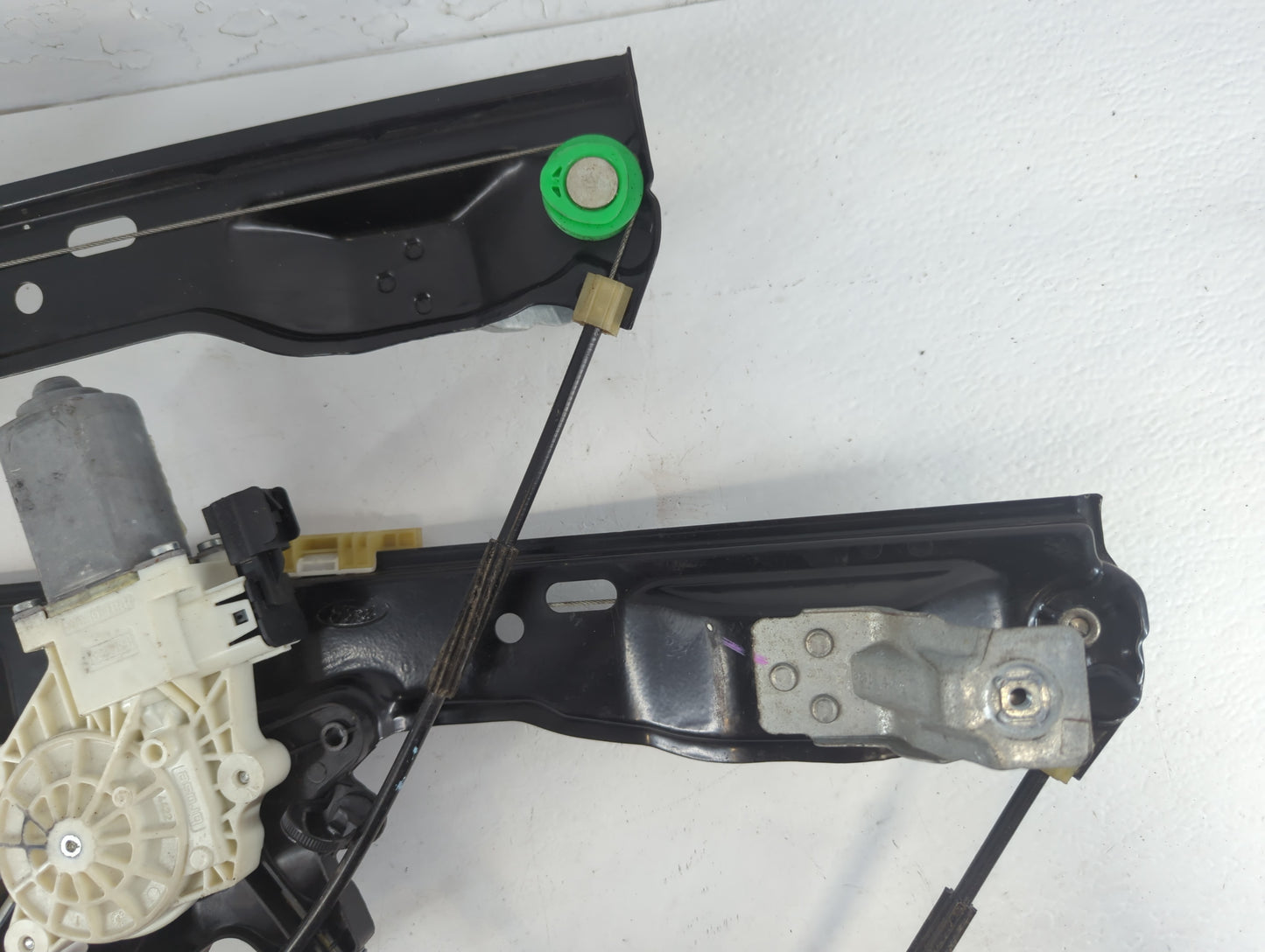 2012-2018 Ford Focus Driver Left Front Window Regulator 1047834 - Oemusedautoparts1.com