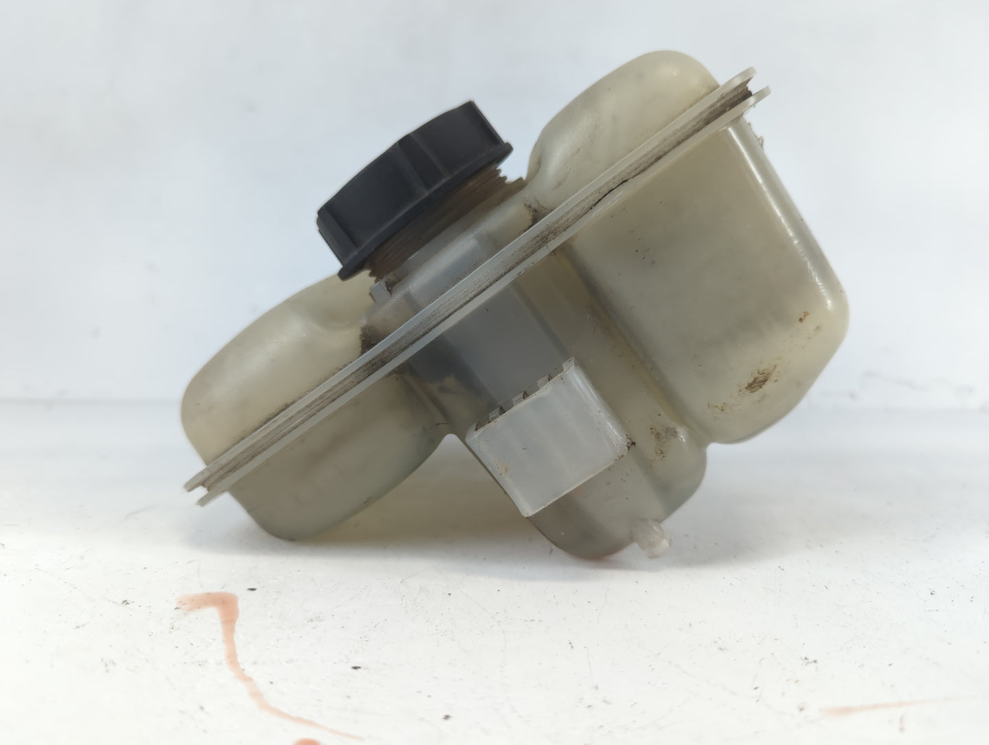 2012-2018 Ford Focus Radiator Coolant Overflow Expansion Tank Bottle 1047849 - Oemusedautoparts1.com