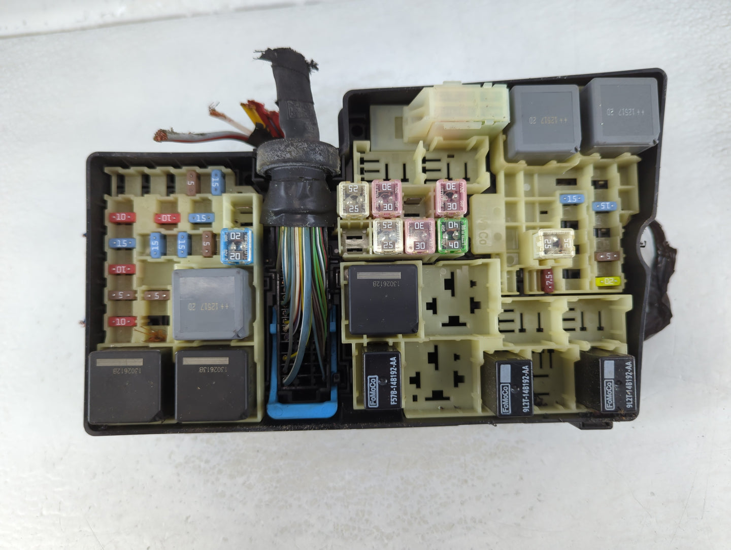 2012-2014 Ford Focus Fusebox Fuse Box Panel Relay Module P/N:5B0Q10107 AV6T-14A067AC Fits Fits 2012 2013 2014 OEM Used Auto 