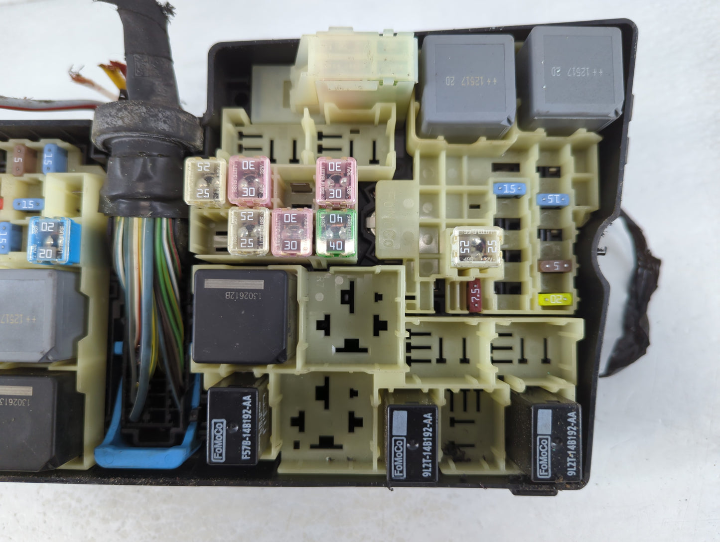 2012-2014 Ford Focus Fusebox Fuse Box Panel Relay Module P/N:5B0Q10107 AV6T-14A067AC Fits Fits 2012 2013 2014 OEM Used Auto 