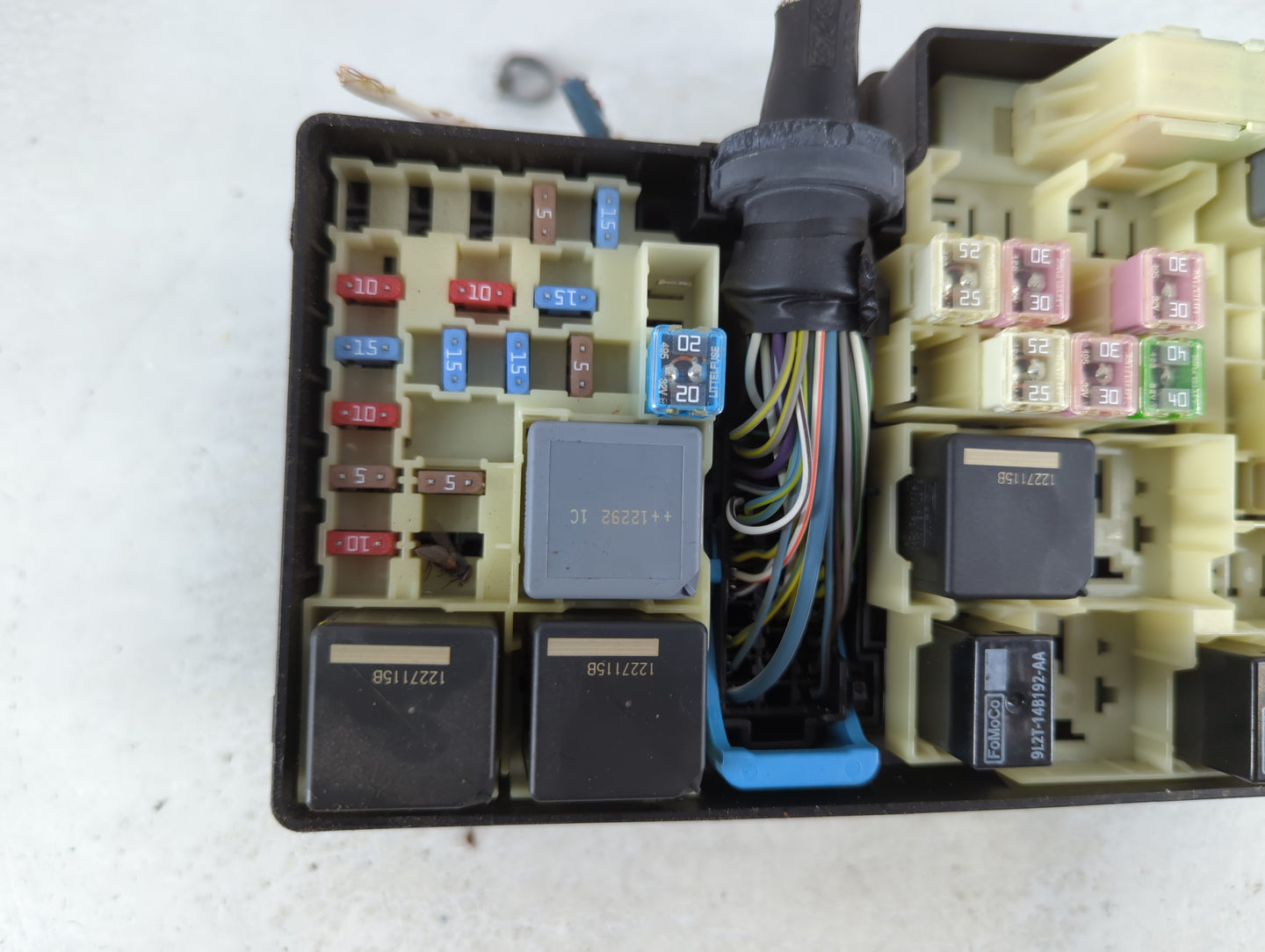 2012-2014 Ford Focus Fusebox Fuse Box Panel Relay Module P/N:AV6T-14A067-AC Fits Fits 2012 2013 2014 OEM Used Auto Parts - O
