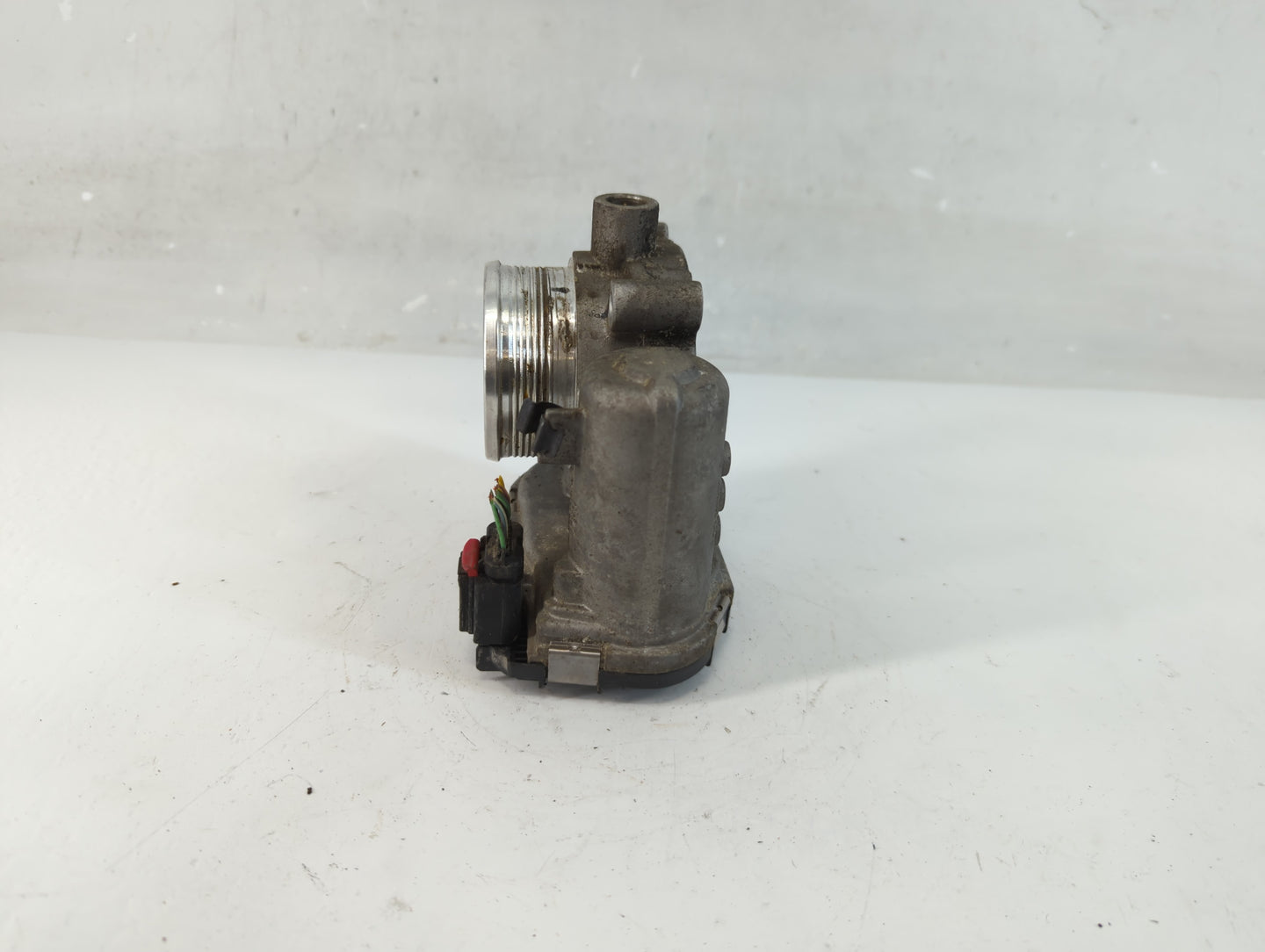 2012-2013 Ford Focus Throttle Body P/N:CM5E 9F991 AD Fits Fits 2012 2013 2014 2015 2016 2017 OEM Used Auto Parts - Oemusedau