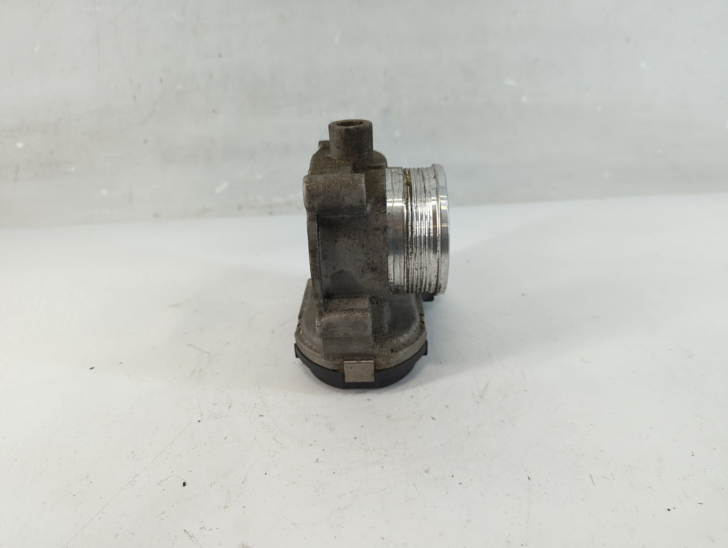 2012-2013 Ford Focus Throttle Body P/N:CM5E 9F991 AD Fits Fits 2012 2013 2014 2015 2016 2017 OEM Used Auto Parts - Oemusedau