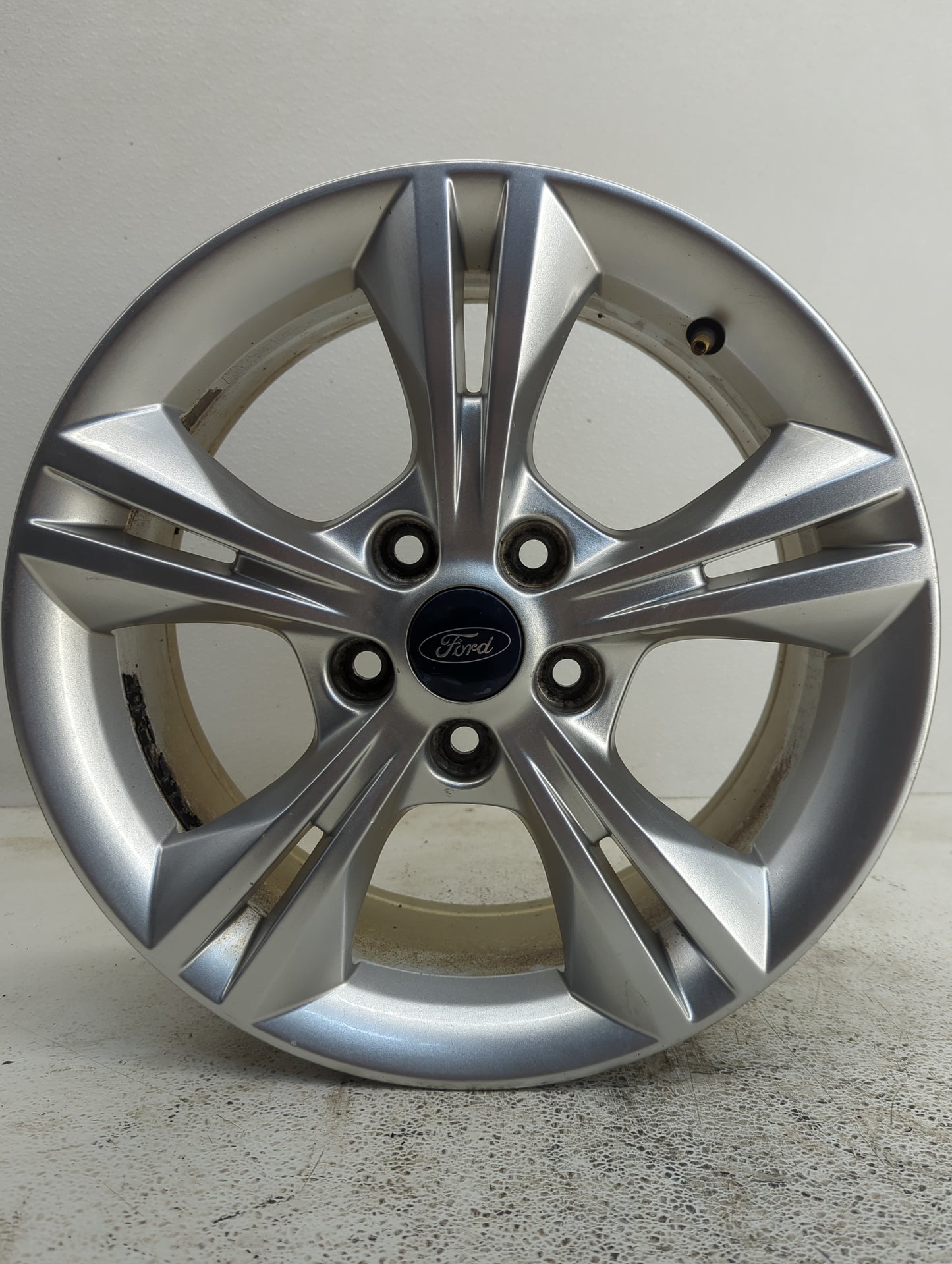 2012-2018 Ford Focus Oem Wheel Rim - Oemusedautoparts1.com