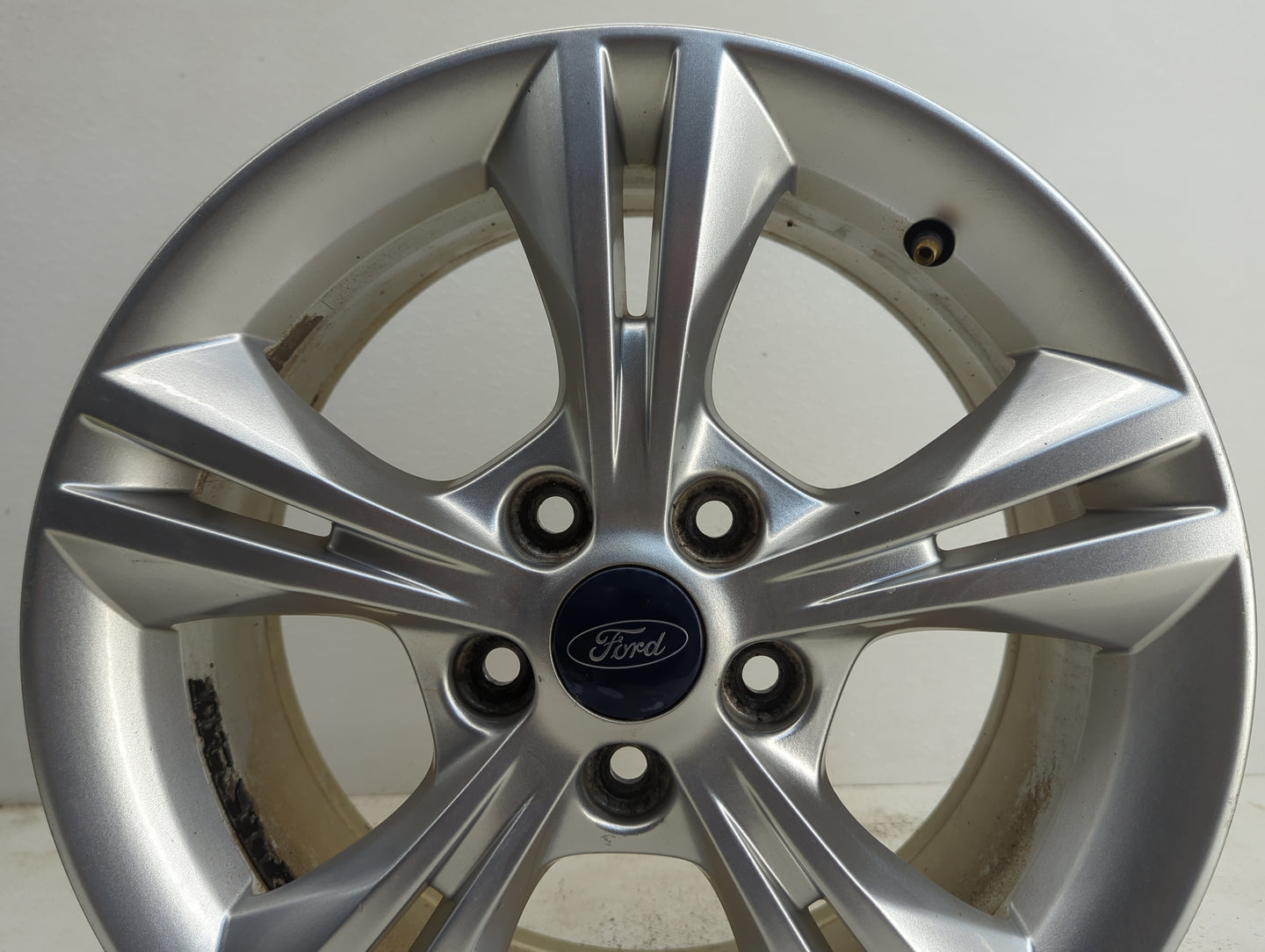 2012-2018 Ford Focus Oem Wheel Rim - Oemusedautoparts1.com