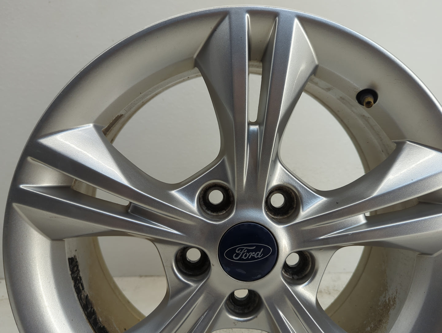 2012-2018 Ford Focus Oem Wheel Rim - Oemusedautoparts1.com