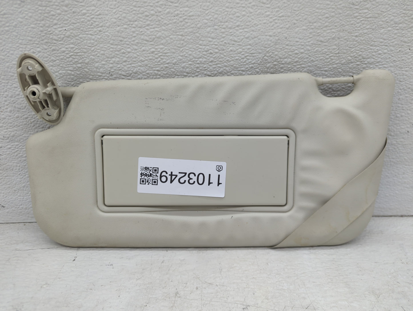 2012-2013 Ford Focus Sun Visor Shade Replacement Driver Left Mirror Fits Fits 2012 2013 OEM Used Auto Parts - Oemusedautopar
