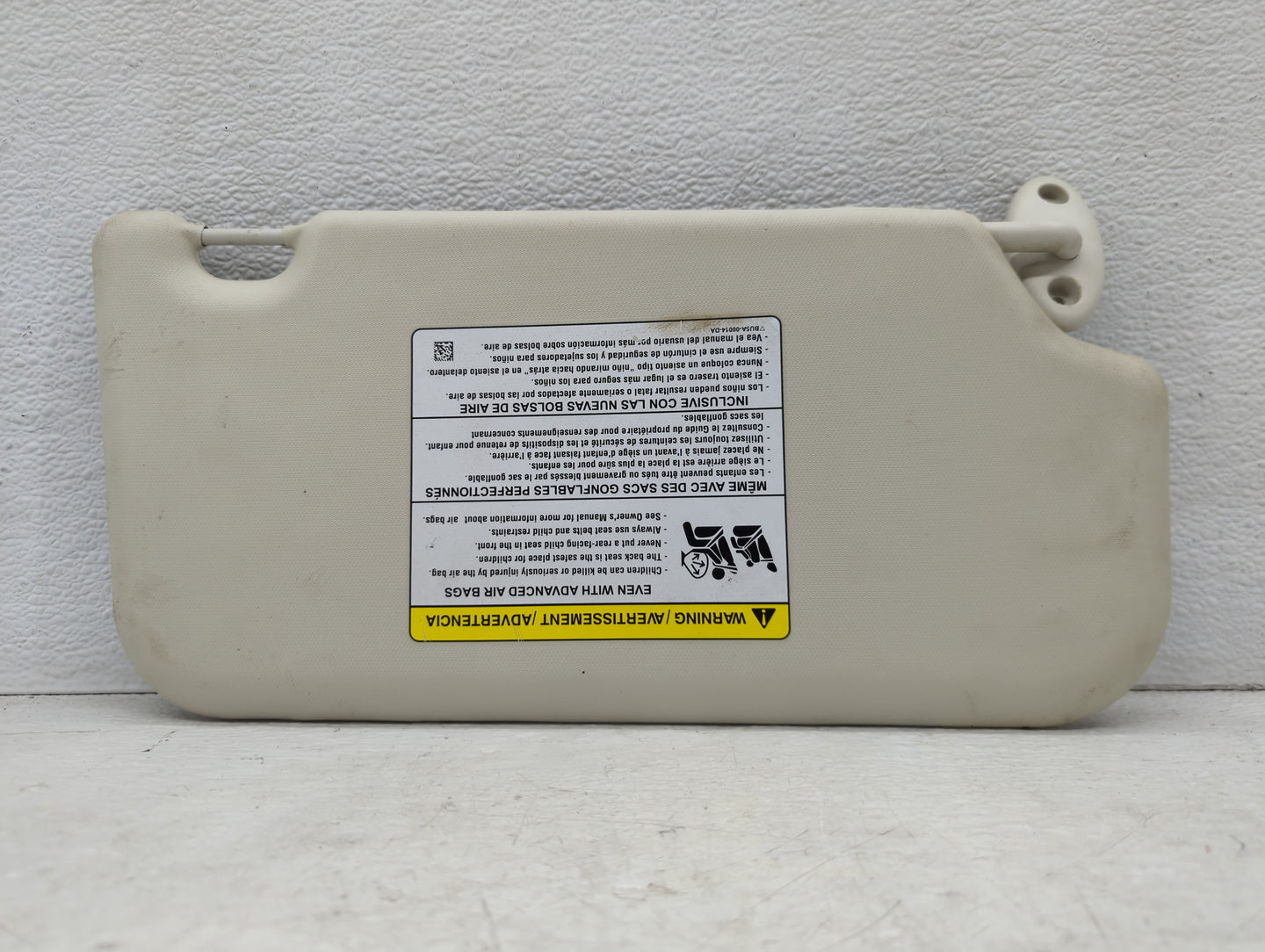 2012-2013 Ford Focus Sun Visor Shade Replacement Driver Left Mirror Fits Fits 2012 2013 OEM Used Auto Parts - Oemusedautopar
