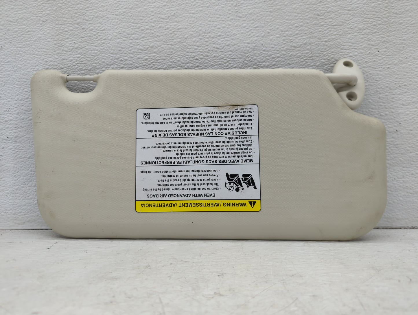 2012-2013 Ford Focus Sun Visor Shade Replacement Driver Left Mirror Fits Fits 2012 2013 OEM Used Auto Parts - Oemusedautopar