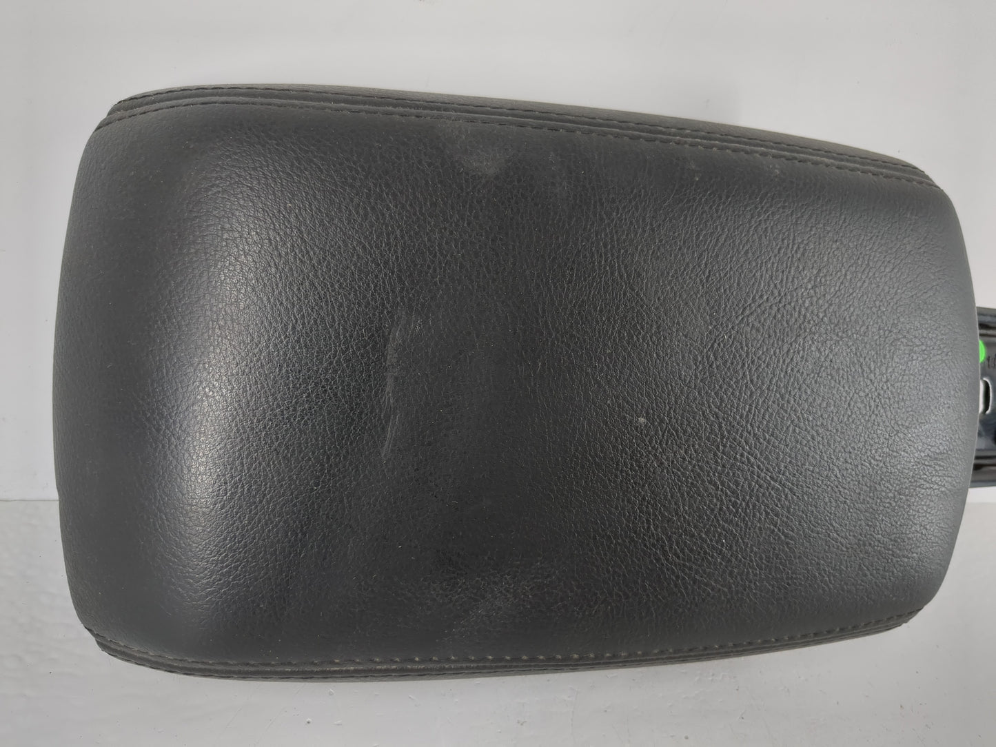 2012-2014 Ford Focus Center Console Armrest Cover Lid Fits Fits 2012 2013 2014 OEM Used Auto Parts - Oemusedautoparts1.com
