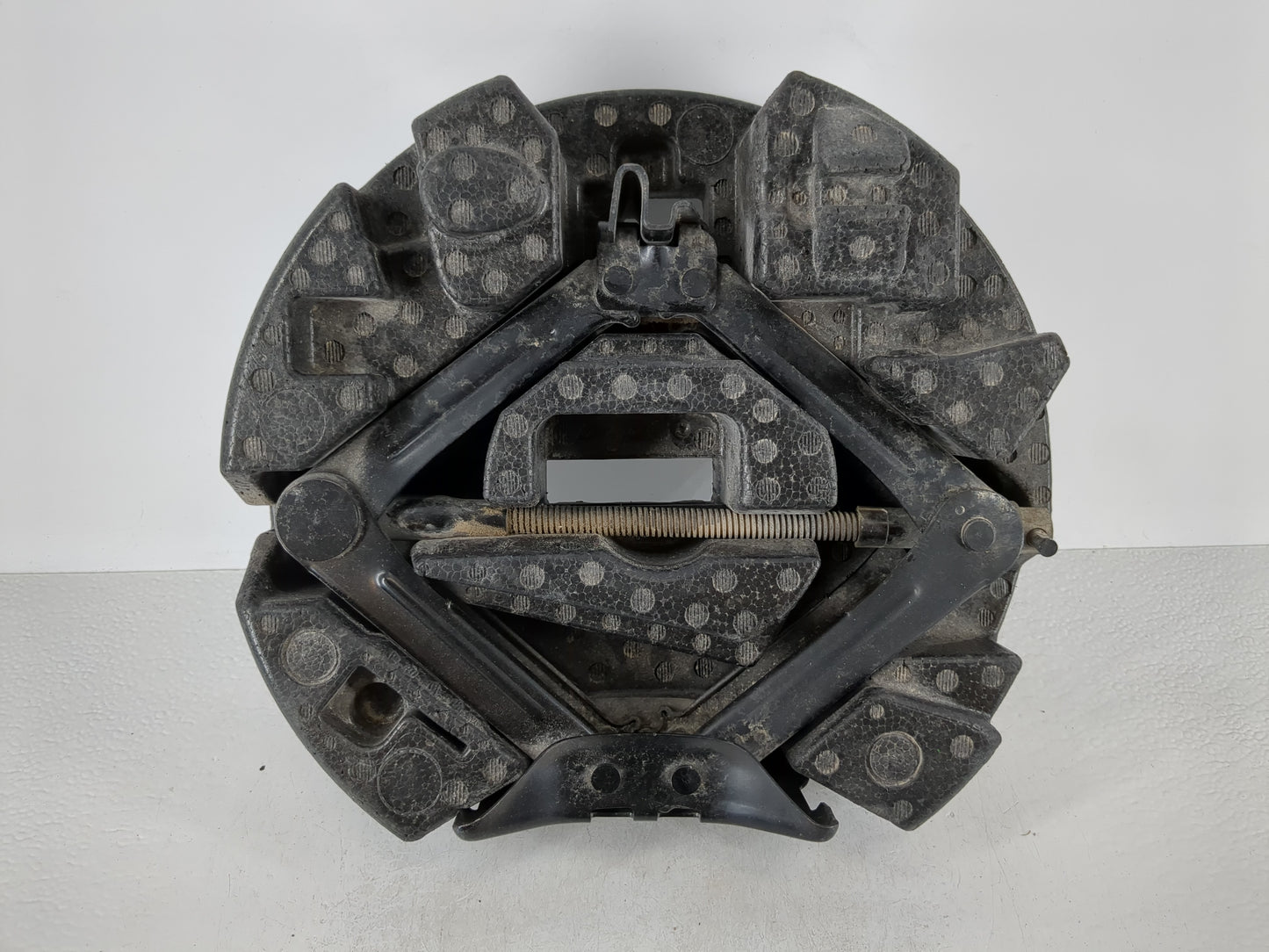 2013 Ford Focus Spare Scissor Car Jack - Oemusedautoparts1.com