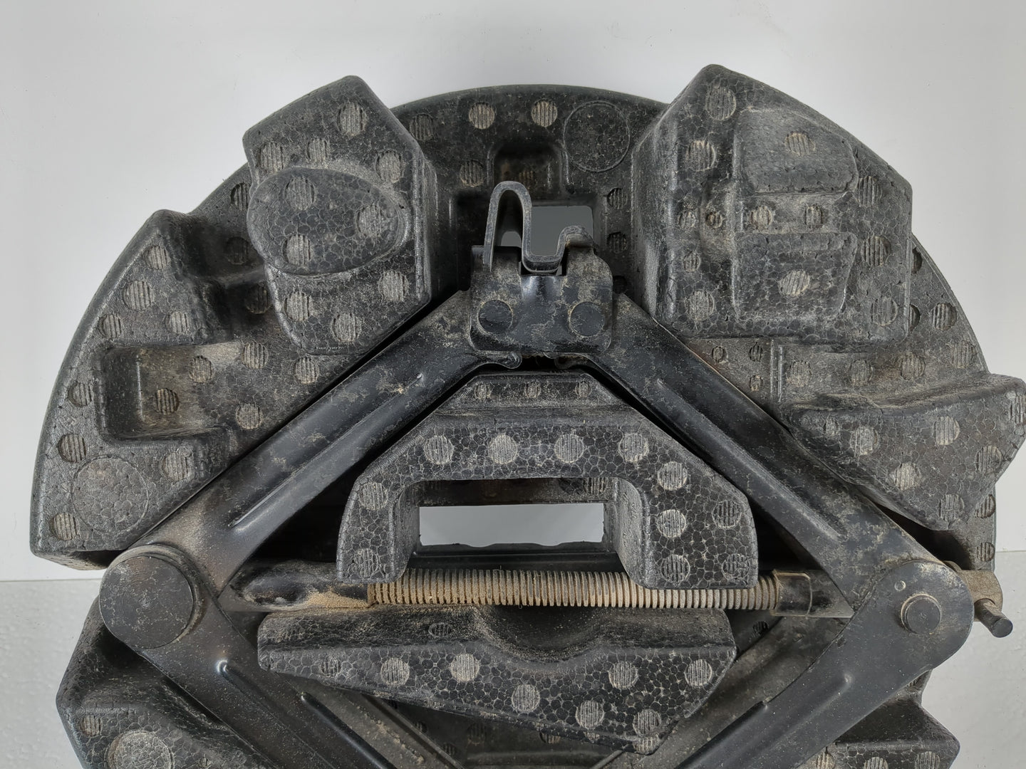 2013 Ford Focus Spare Scissor Car Jack - Oemusedautoparts1.com