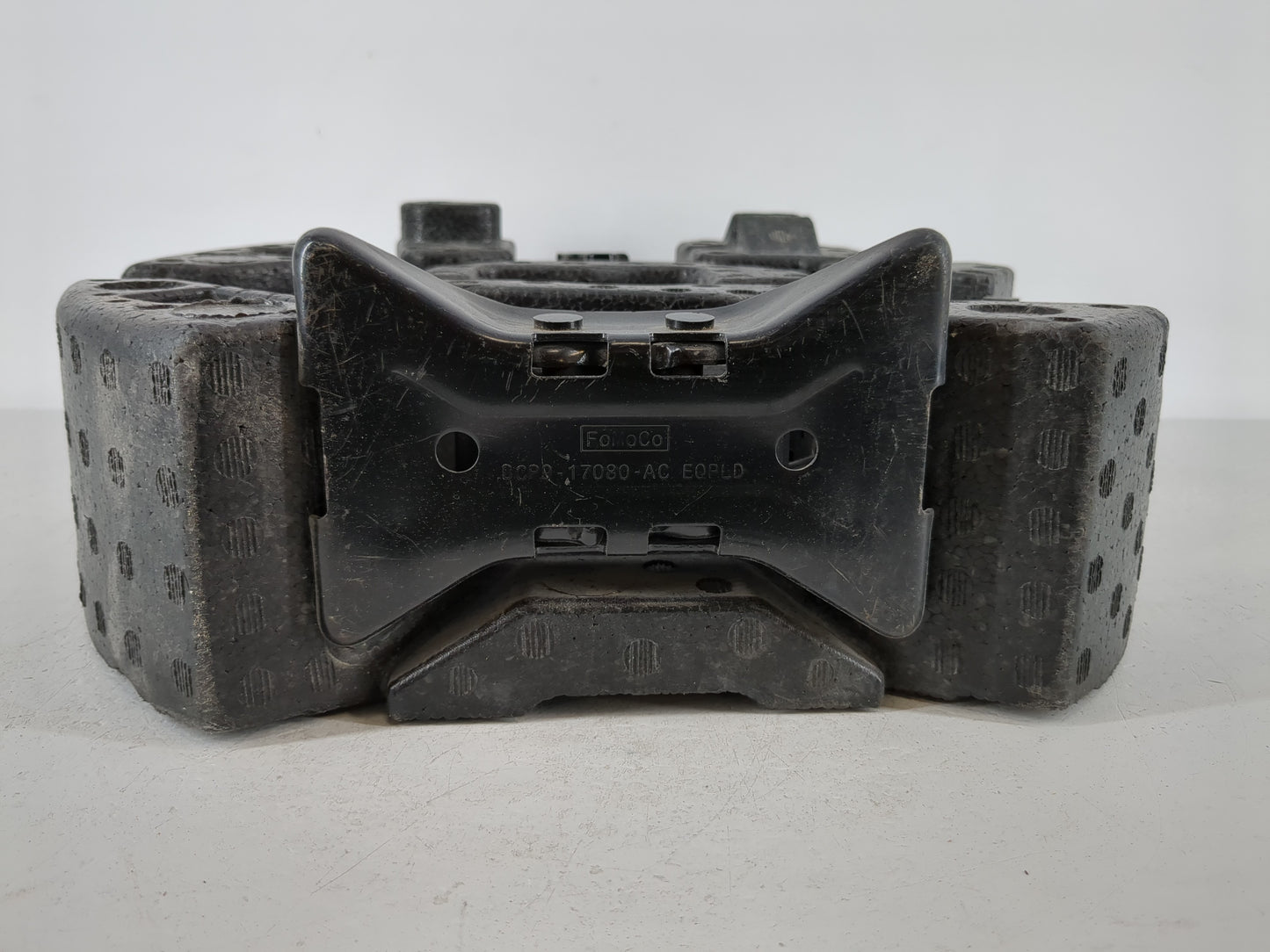 2013 Ford Focus Spare Scissor Car Jack - Oemusedautoparts1.com