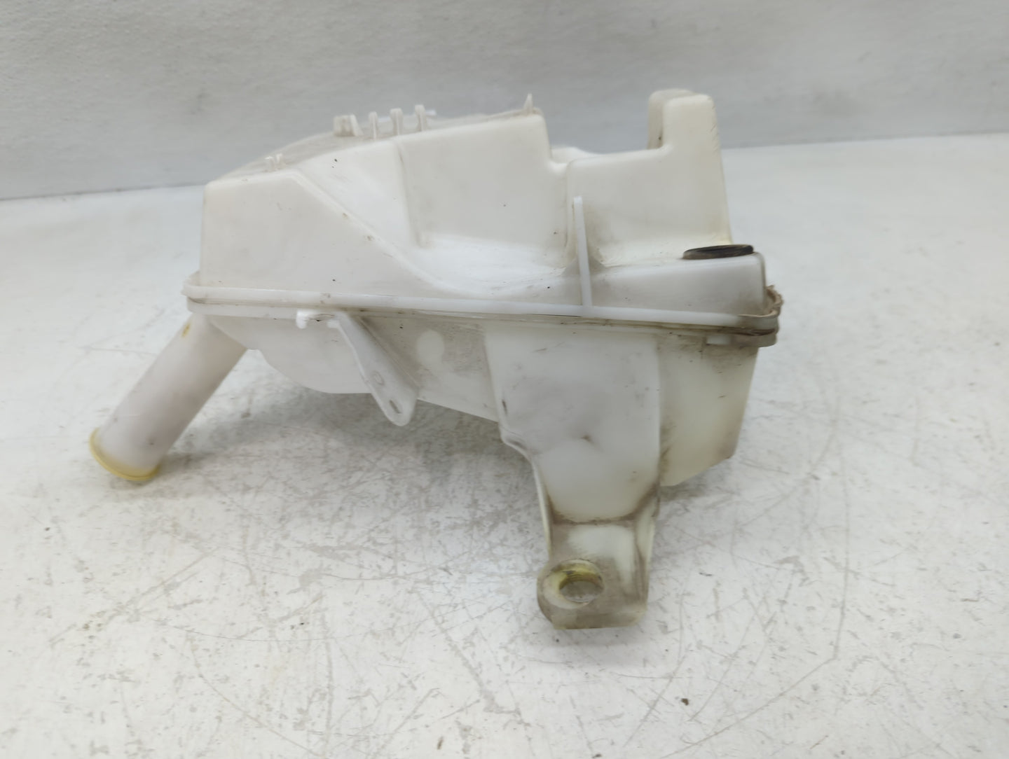 2012-2018 Ford Focus Windshield Washer Fluid Reservoir Bottle Oem - Oemusedautoparts1.com