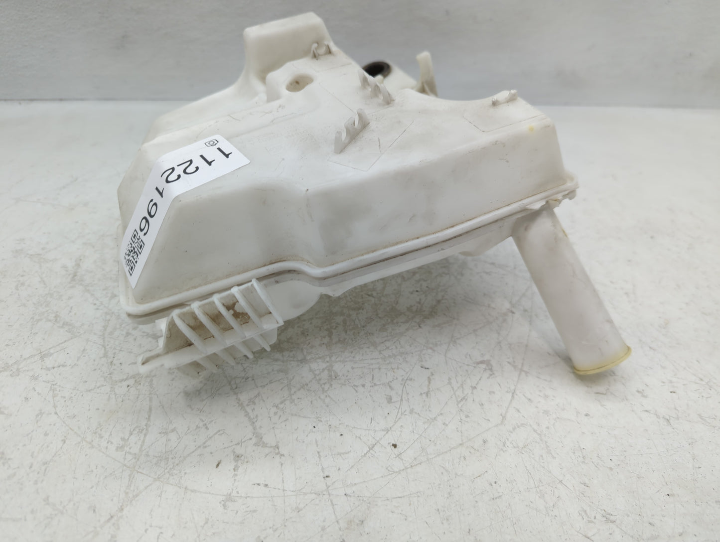 2012-2018 Ford Focus Windshield Washer Fluid Reservoir Bottle Oem - Oemusedautoparts1.com