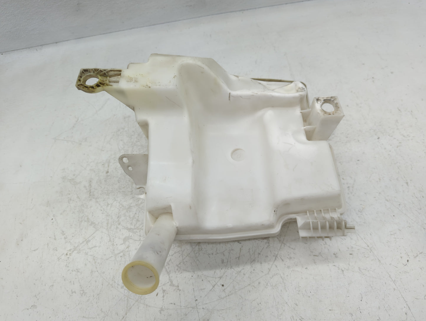 2012-2018 Ford Focus Windshield Washer Fluid Reservoir Bottle Oem - Oemusedautoparts1.com