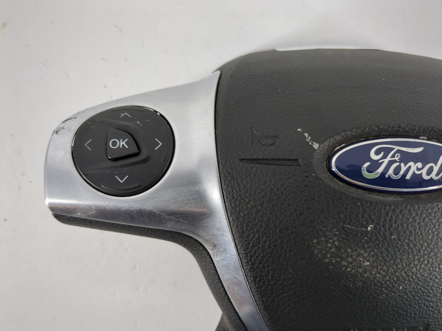 2012-2014 Ford Focus Air Bag Driver Left Steering Wheel Mounted P/N:CJ54 A042B85 CC3 Fits Fits 2012 2013 2014 OEM Used Auto 