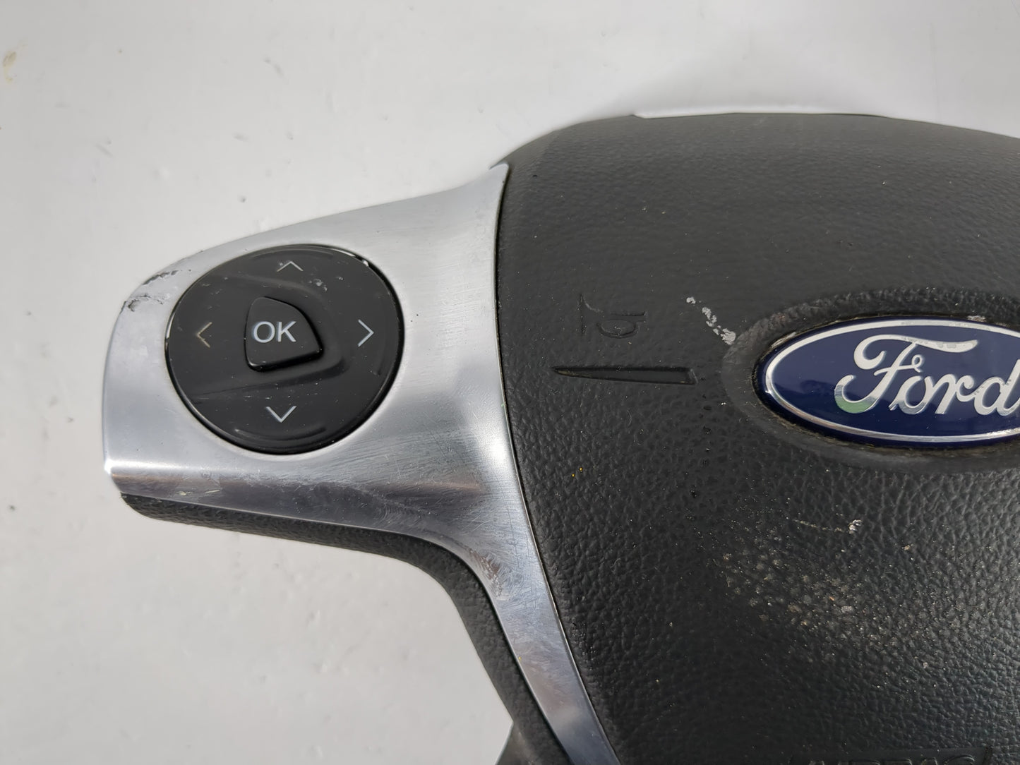 2012-2014 Ford Focus Air Bag Driver Left Steering Wheel Mounted P/N:CJ54 A042B85 CC3 Fits Fits 2012 2013 2014 OEM Used Auto 