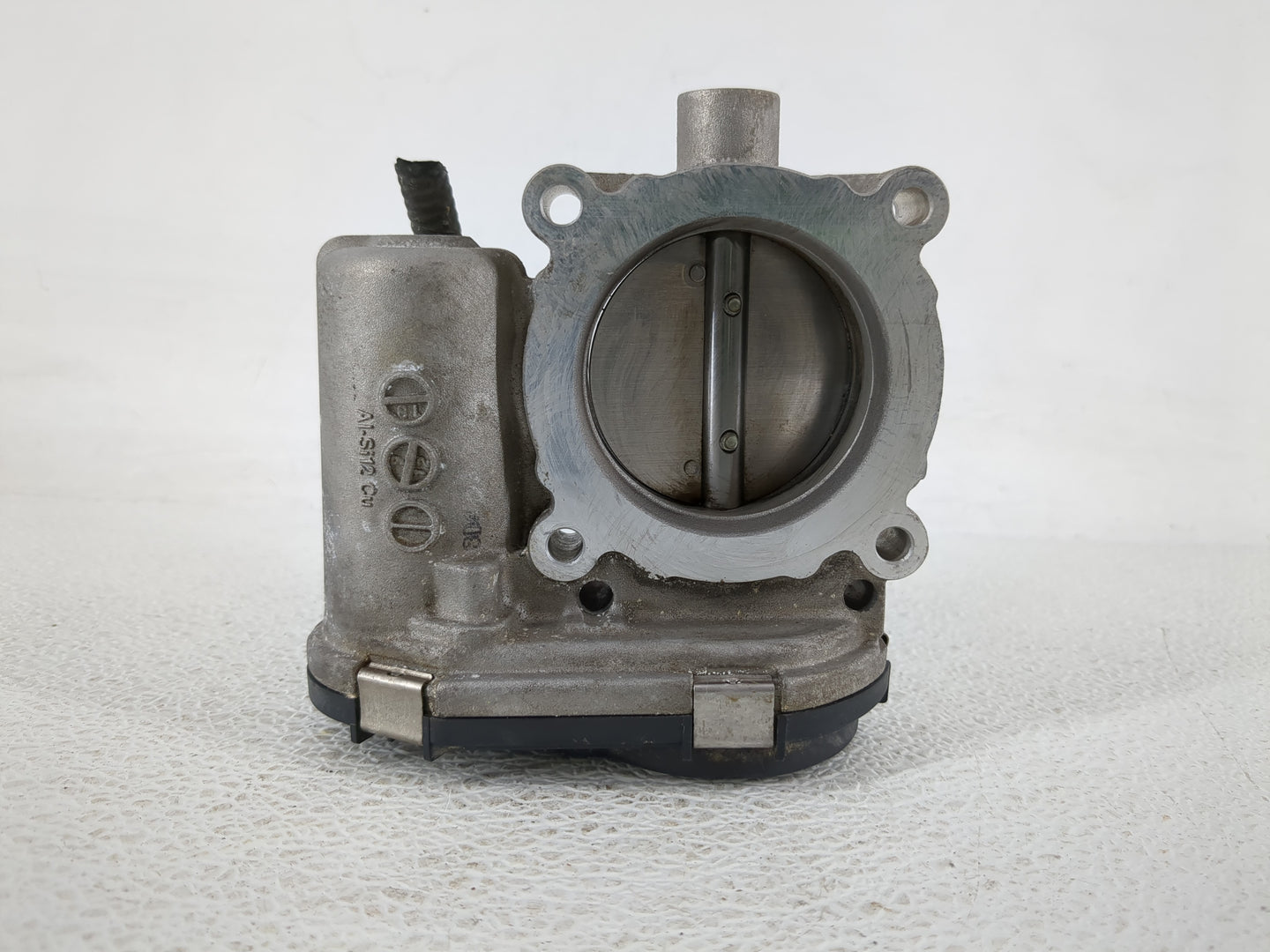 2012-2013 Ford Focus Throttle Body P/N:CM5E 9F991 AD DS7E-9F991-BB Fits Fits 2012 2013 2014 2015 2016 2017 OEM Used Auto Par