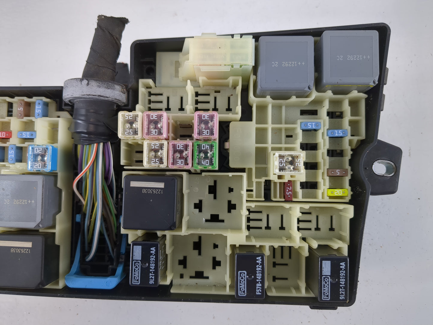 2012-2014 Ford Focus Fusebox Fuse Box Panel Relay Module P/N:AV6T-14A067-AC Fits Fits 2012 2013 2014 OEM Used Auto Parts - O